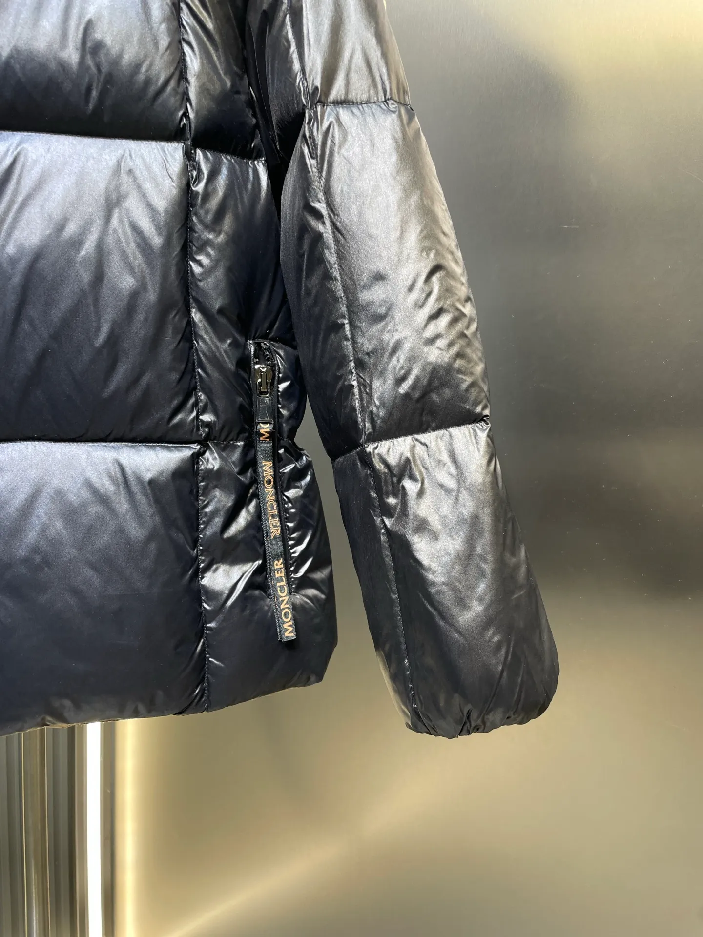 P900 moncler 🌟Co-branded down jacket, special grade, original customized hardware accessories, all imported and original customization, welcome to compare, absolutely high quality, using top-grade 90 white duck down, super soft, full and fluffy, super heavy-duty, fabric workmanship, perfect version, note that the fabric is super comfortable, exclusive model, non-market product, size: 0123