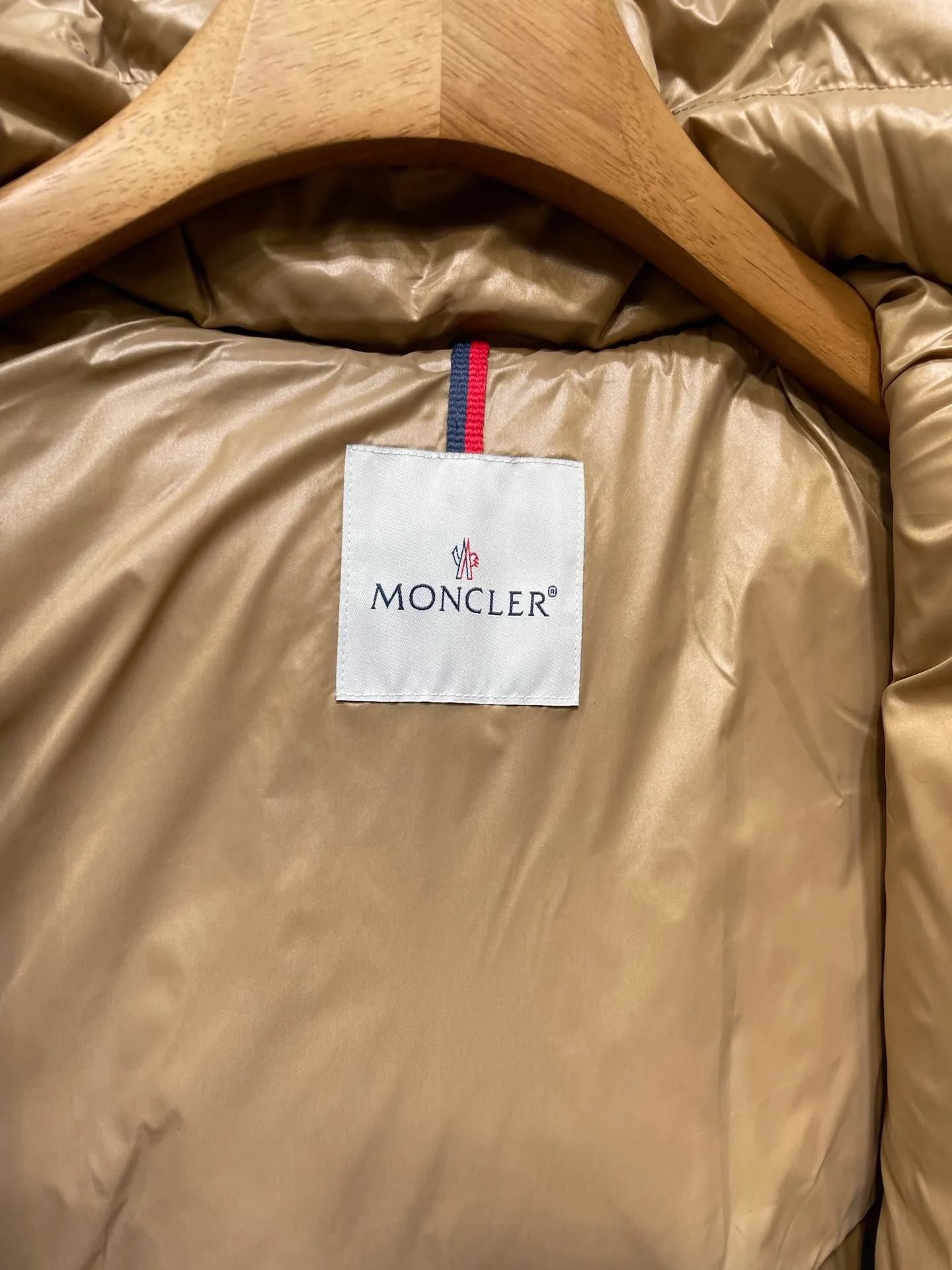 P900 moncler 🌟Co-branded down jacket, special grade, original customized hardware accessories, all imported and original customization, welcome to compare, absolutely high quality, using top-grade 90 white duck down, super soft, full and fluffy, super heavy-duty, fabric workmanship, perfect version, note that the fabric is super comfortable, exclusive model, non-market product, size: 0123