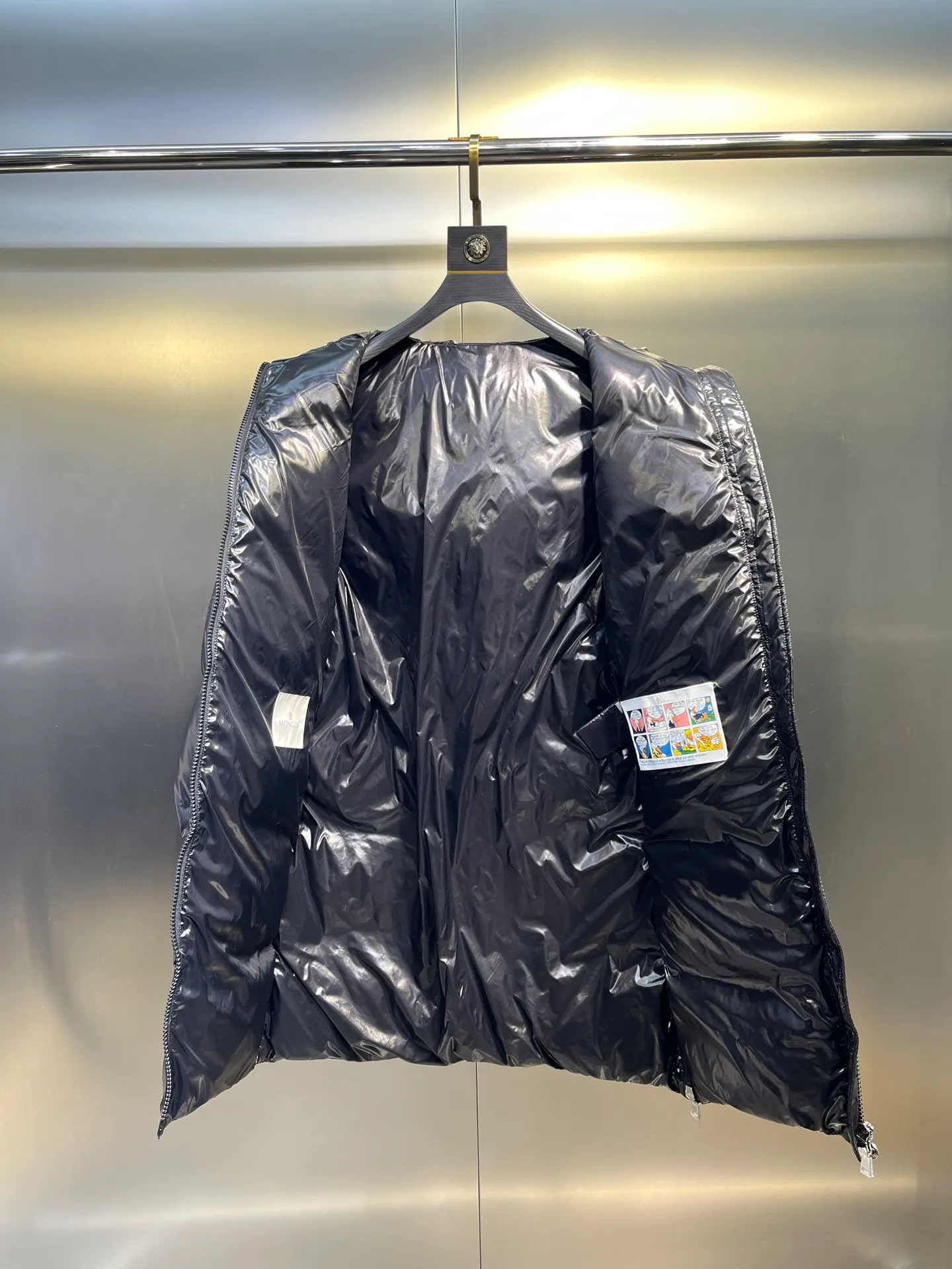 P1160 moncler 🌟 Huppelong series women's long down jacket, original custom-made weatherproof nylon fabric, the brim design can be opened with the classic logo design, the cuffs and hem are equipped with zippers to change the shape at will, the new national standard 90 down filling inside, first-class down filling, high version, size 1234