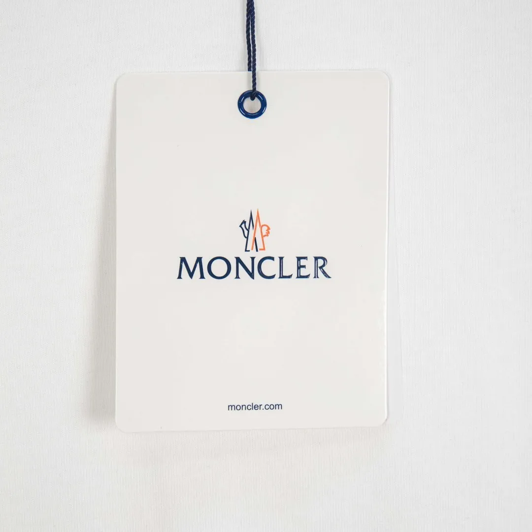 P190 💰 zp version [exclusive supply] MONCLER/muzzled 300g round neck short-sleeved T-shirt brand classic color matching double-sided letter LOGO embossed process official synchronization high version high quality fashion personality versatile trend pure original quality original fabric hang tag collar label washed wheat three standard complete color: black. white. Size: S M L XL XXL No.: WS10020