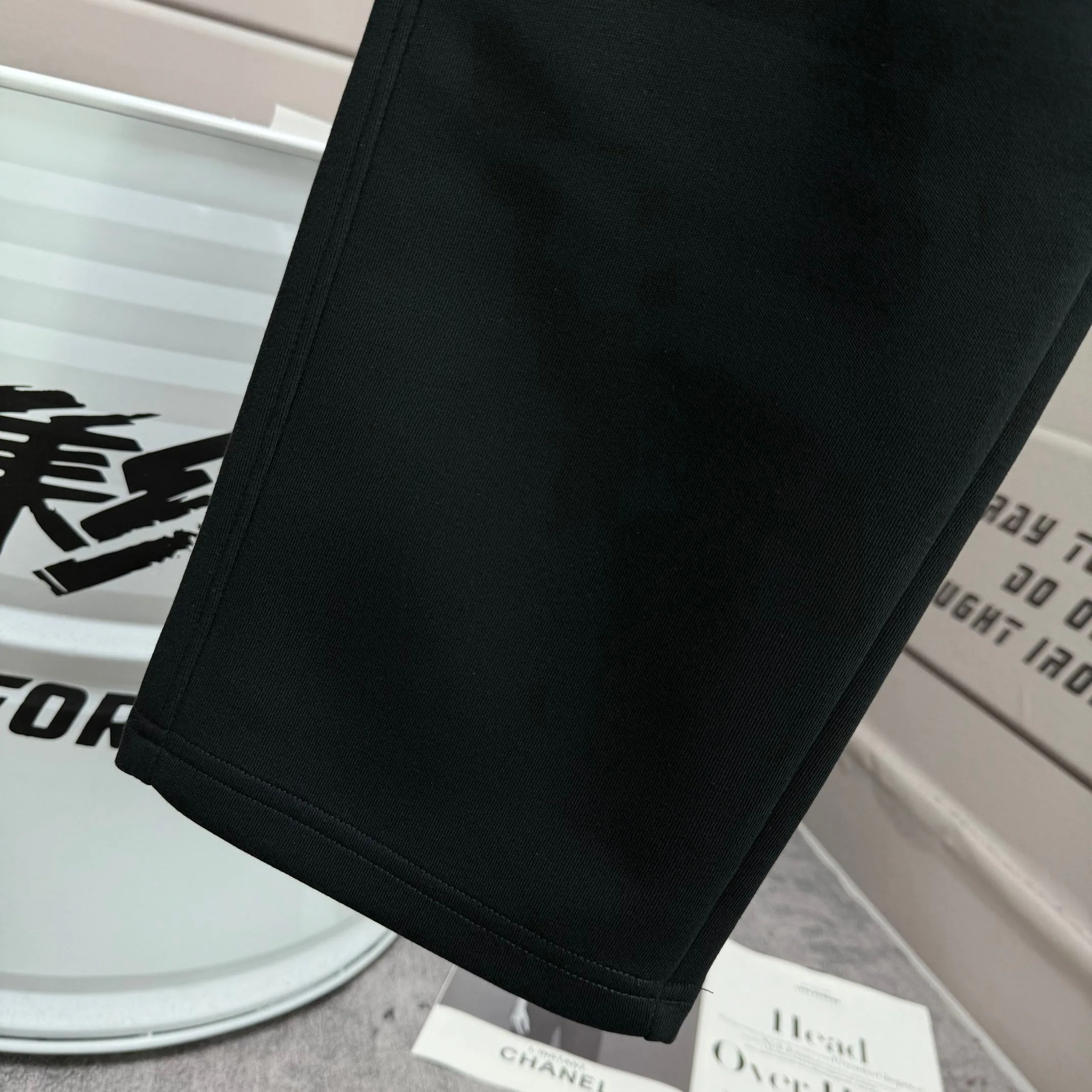 P310 MONCLER* Mouthless 2025 new autumn embroidered classic flat-legged casual sweatpants, same style for men and women. The fabric is made of 380g high-density double-sided Chinese custom fabric. No deformation, no shrinkage, three-dimensional drape. Color: black, navy blue, size: M-XXXL