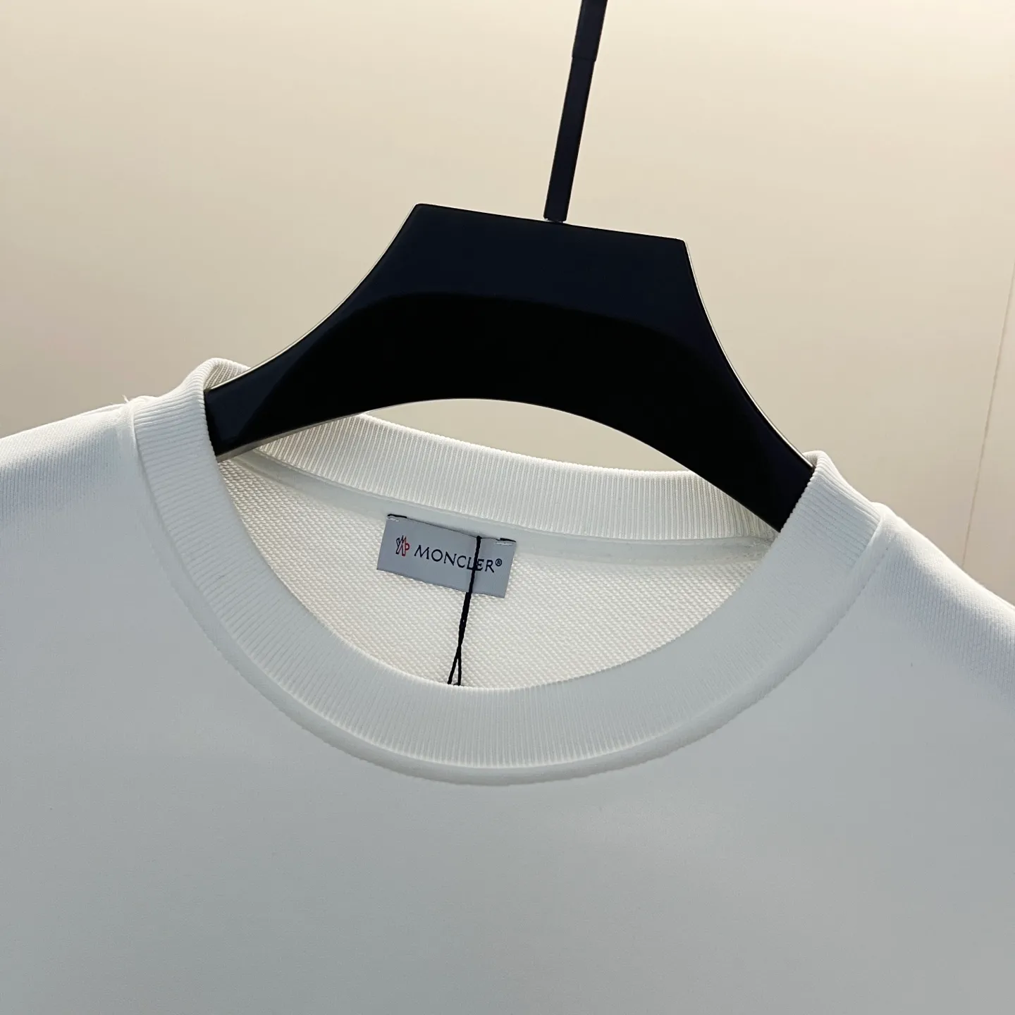 P220 MONCLER/Mask 420g pure cotton round neck sweatshirt, front and back printed letter LOGO logo, arm brand seal craftsmanship, official synchronization, high version, high quality, fashionable personality, versatile trend, pure original quality, original fabric, tag, collar label, washed wheat, complete three standards, color: black, white, gray. Size: XS-L