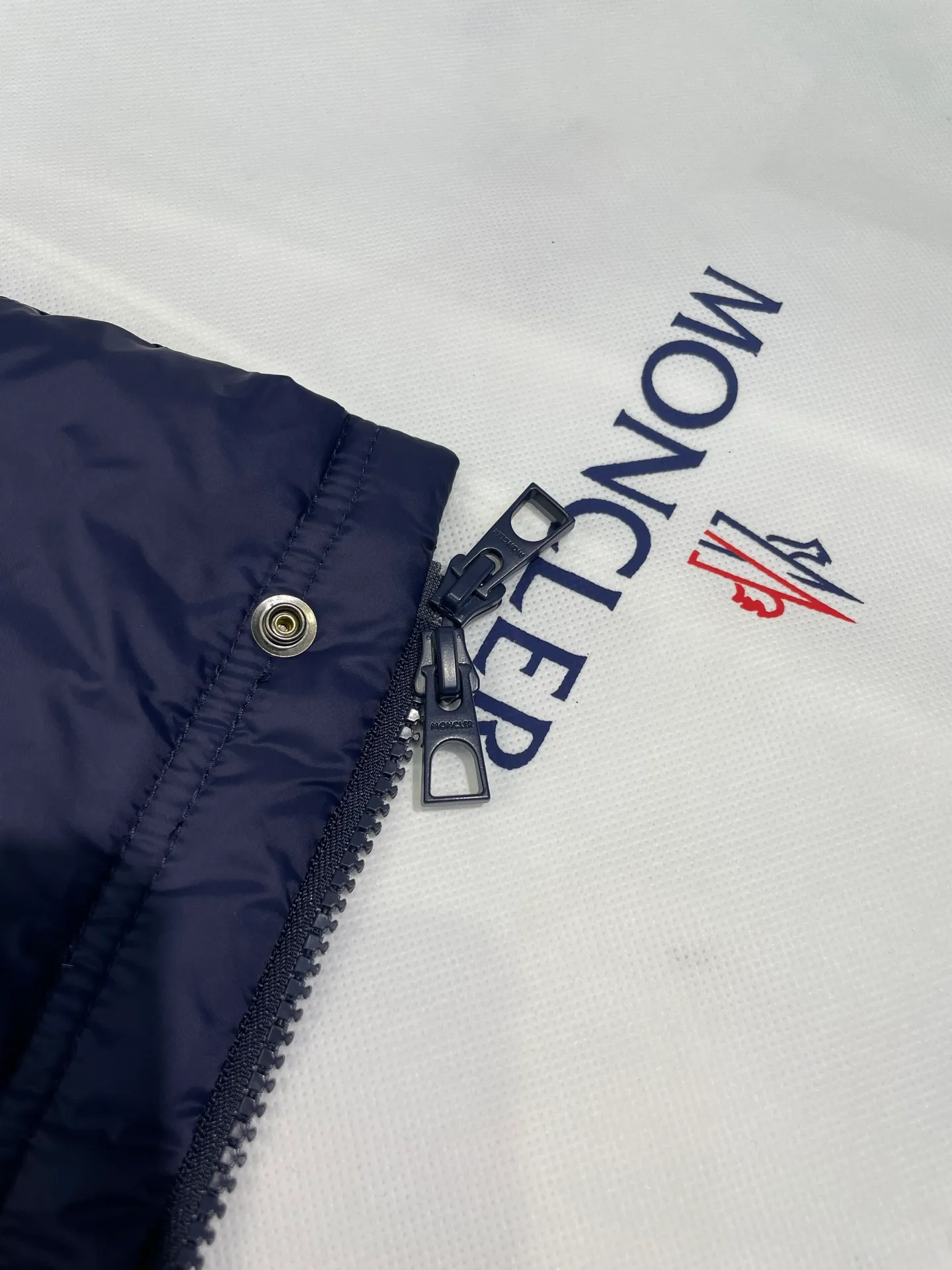 P900 Moncler🌟Moncler