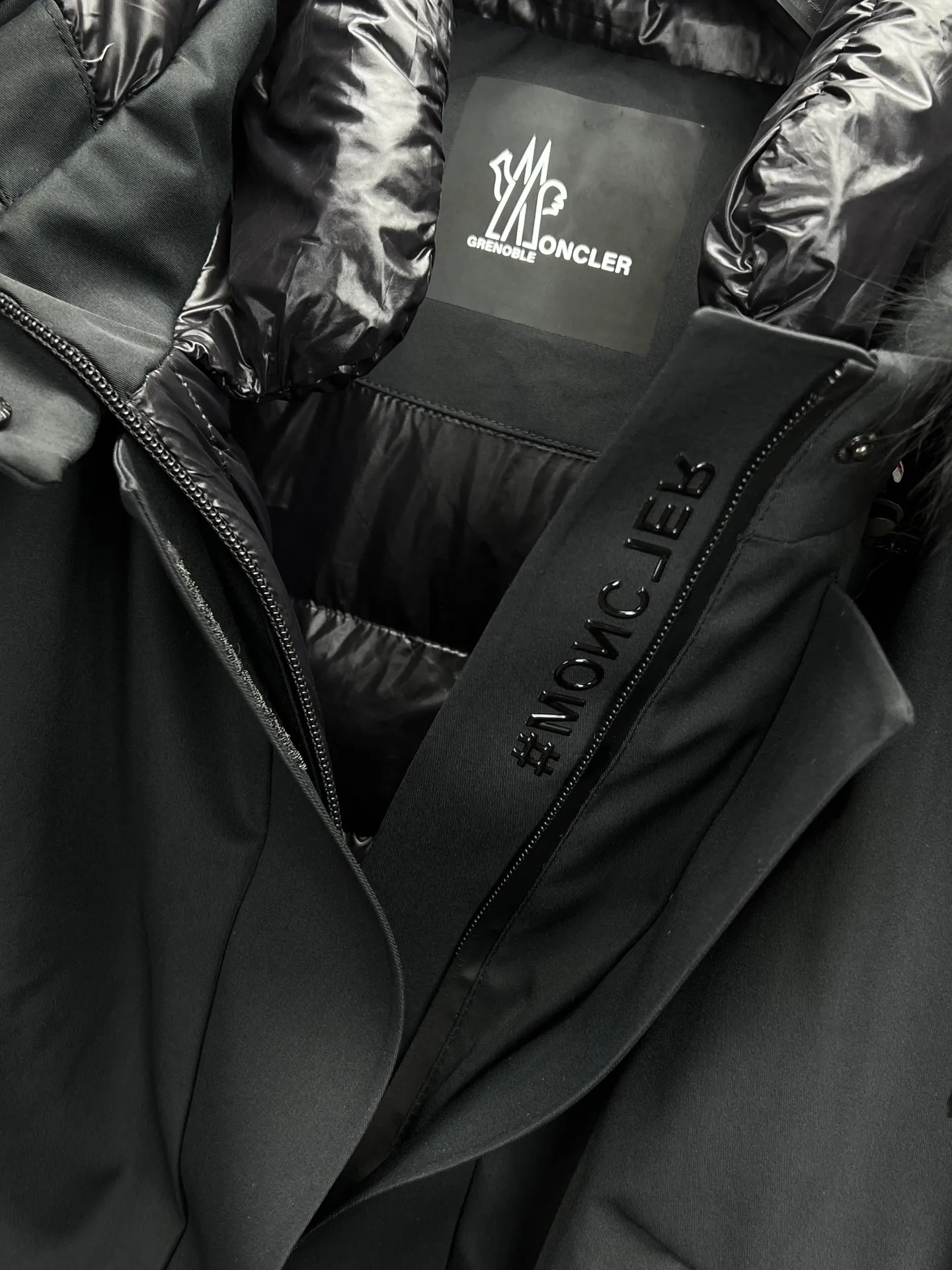 P1140 Guangzhou high version MONCLER ski suit, girly pink➕black and white classic versatile color, oversized Finnish fox fur collar, a ski suit that coexists with beauty and strength✔️⚠️Black technology windproof, waterproof and snowproof fabric, 90 white goose down, fully functional whether for daily wear or ski wear, Ace channel Color: black, white Size: 0/1/2/3.