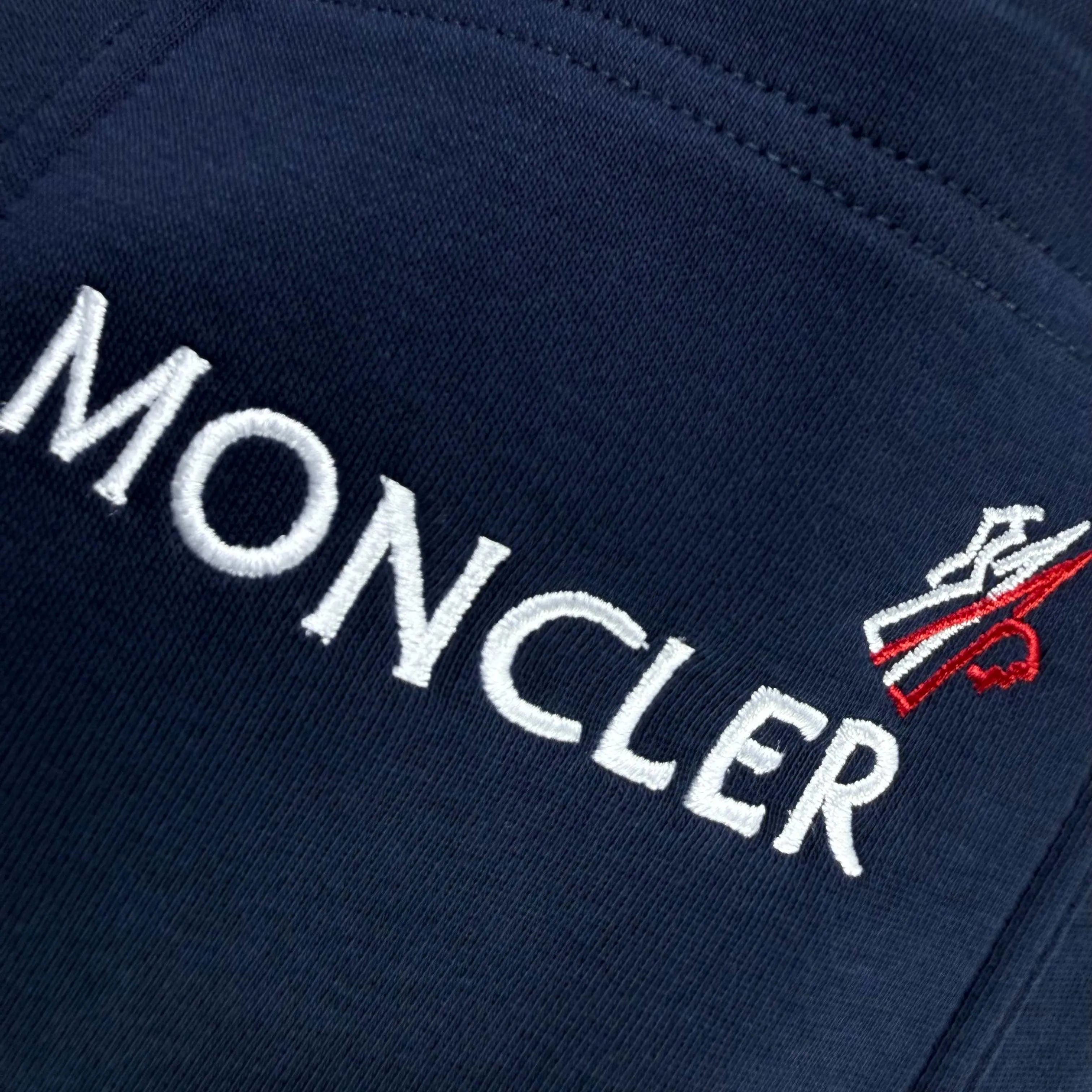 P310 MONCLER* Mouthless 2025 new autumn embroidered classic flat-legged casual sweatpants, same style for men and women. The fabric is made of 380g high-density double-sided Chinese custom fabric. No deformation, no shrinkage, three-dimensional drape. Color: black, navy blue, size: M-XXXL