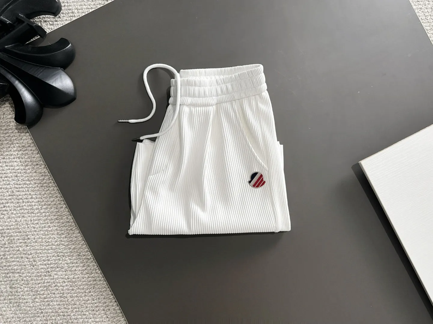 Next day shipping P460 MONCLER/Mongolian high quality 2025 spring and summer new casual heavy industry suit exclusively developed by yb! High quality production! Imported custom-made fabrics for foreign orders, with high breathability and comfort, impeccable details, brand element design concept, delicate and soft feel! It presents a casual cut and the upper body shape is great! On sale simultaneously on the official website! From a high-end men's positioning brand, the low-key luxury taste is irresistible! Exquisite workmanship and impeccable quality! The overall style is simple, fashionable and timeless, fully meeting the requirements of stylish and tasteful dressing! Size: M-XXXL