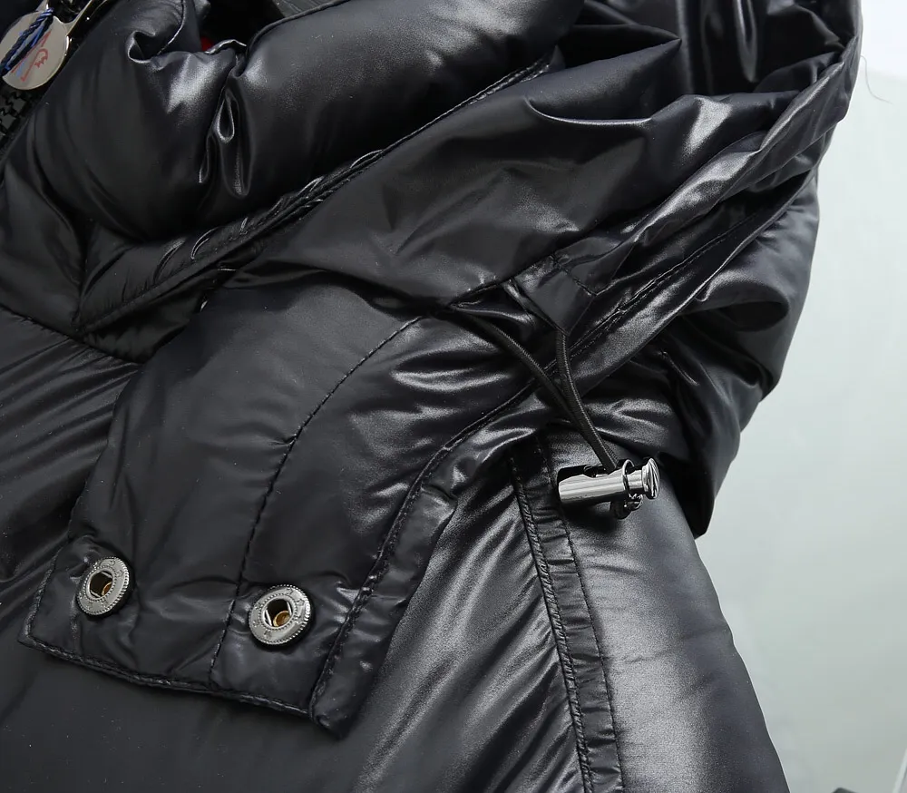 P700 💎Highest quality💎 New Mayan style muzzle down jacket, evergreen style, the same style as Eason Chan, Moncler, a famous French brand of outdoor sports equipment, the original hot-selling down jacket, the same style as celebrities, national standard 90 white duck down, extra large filling capacity, super warm, anti-drilling velvet and lint-proof lining, detachable hood, ultra-light feel, super comfortable to wear, authentic craftsmanship details are in place The upper body effect is super good, black with gray lining is a classic and versatile style, a must-have item for everyone! Color: black Code number: 1 2 3 4 5 6