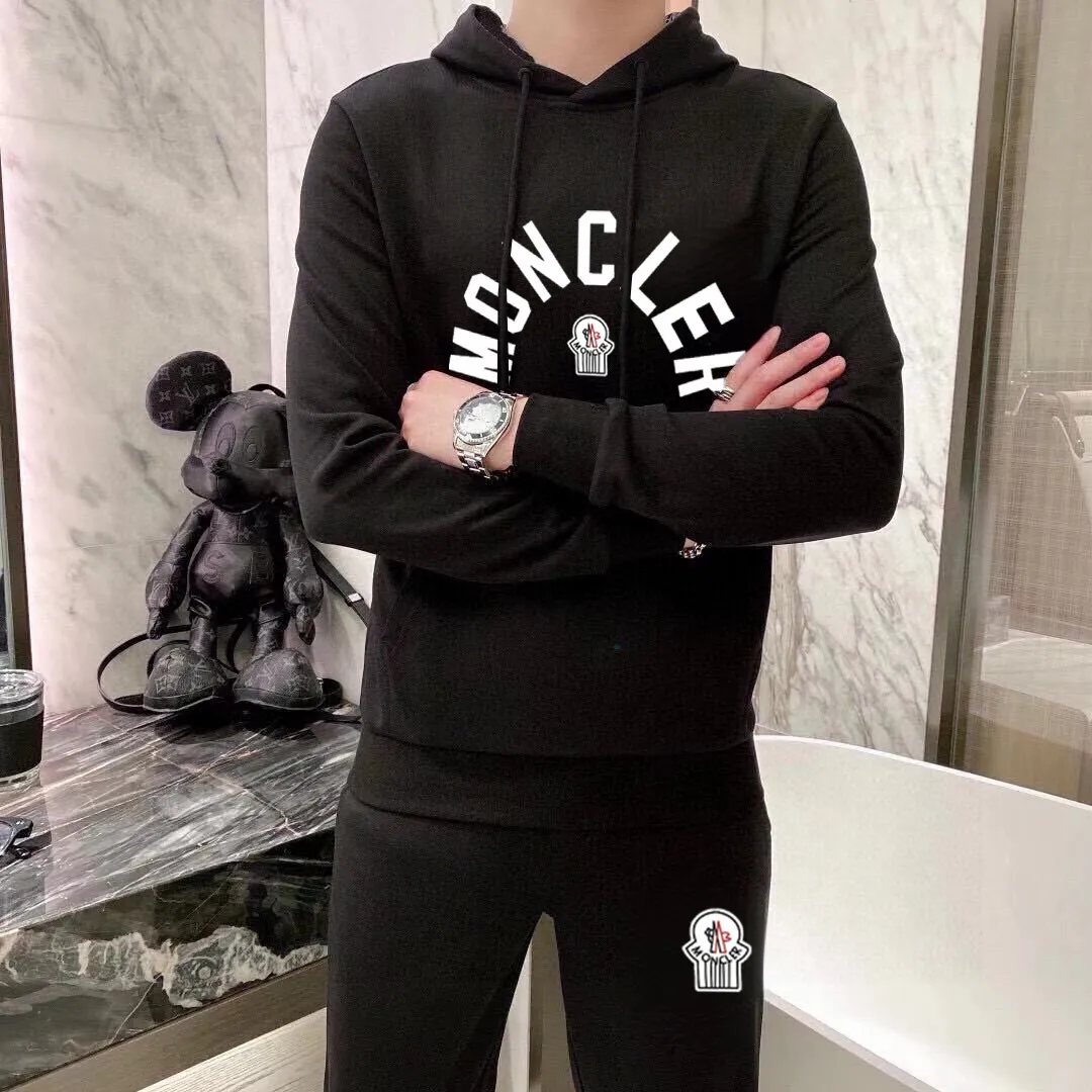 P380 💰 [MONCLER Mouth Covering] (Gospel for Fatty) hot-selling suit is coming. Focus on the original version of the official website. 2025 new hot-selling sweatshirt suit. The original order is hard to buy🇭🇰. It is the meticulous work of top designers for a fitting and perfect upper body effect. All-natural high-quality Roman cotton 100%, close-fitting comfort, noble and elegant! Original hardware embodies elegance and nobility! Counter size: M-5XL (maximum wear up to 220 pounds)