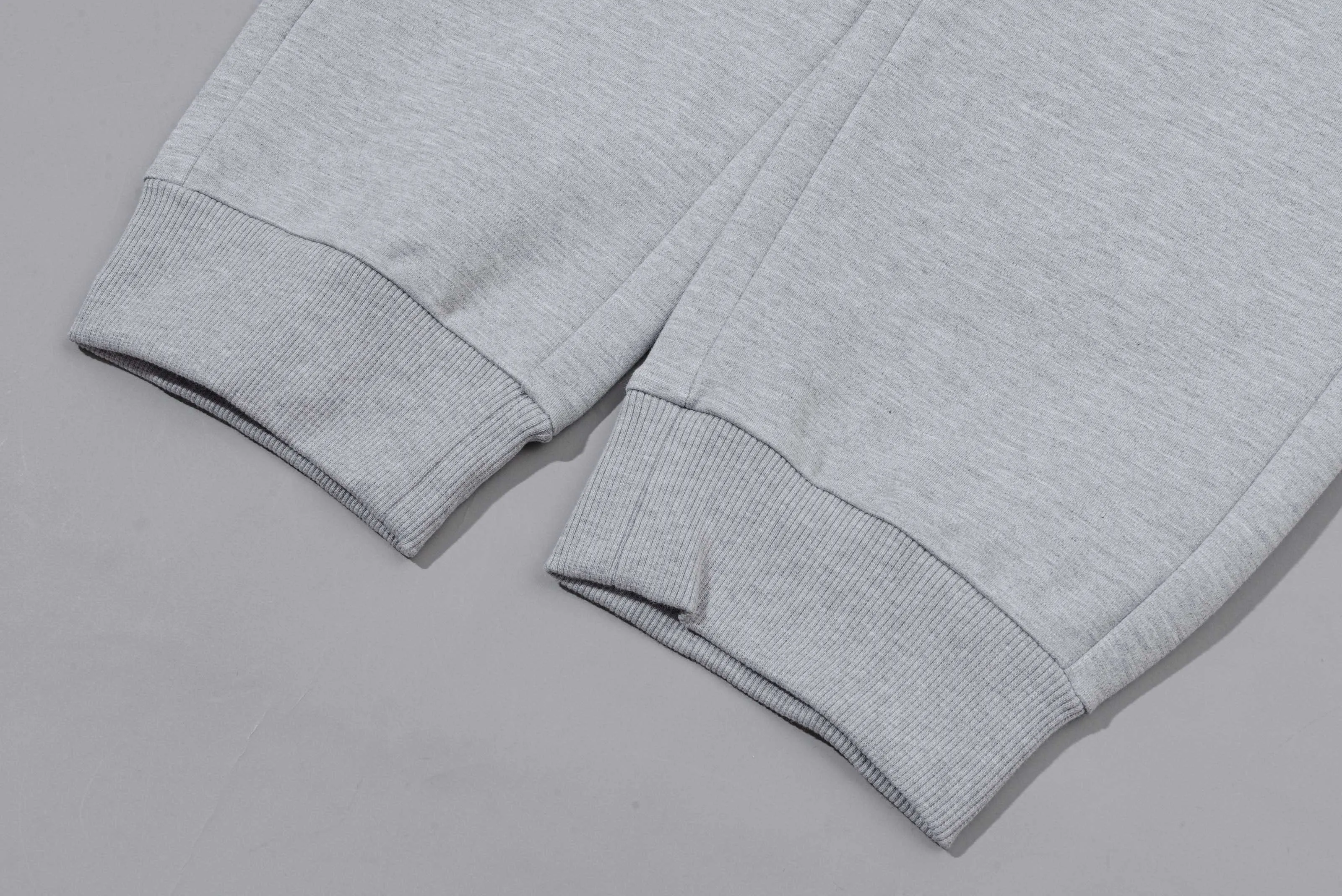 P270 MONCLER/Mask custom fabric suit casual sweatpants, simple arm brand LOGO small badge, threaded trousers technology, official synchronization, high version, high quality, fashionable personality, versatile trend, pure original quality, original fabric, tag, collar label, washed wheat, complete three standards, color: blue, gray. Size: S-2XL