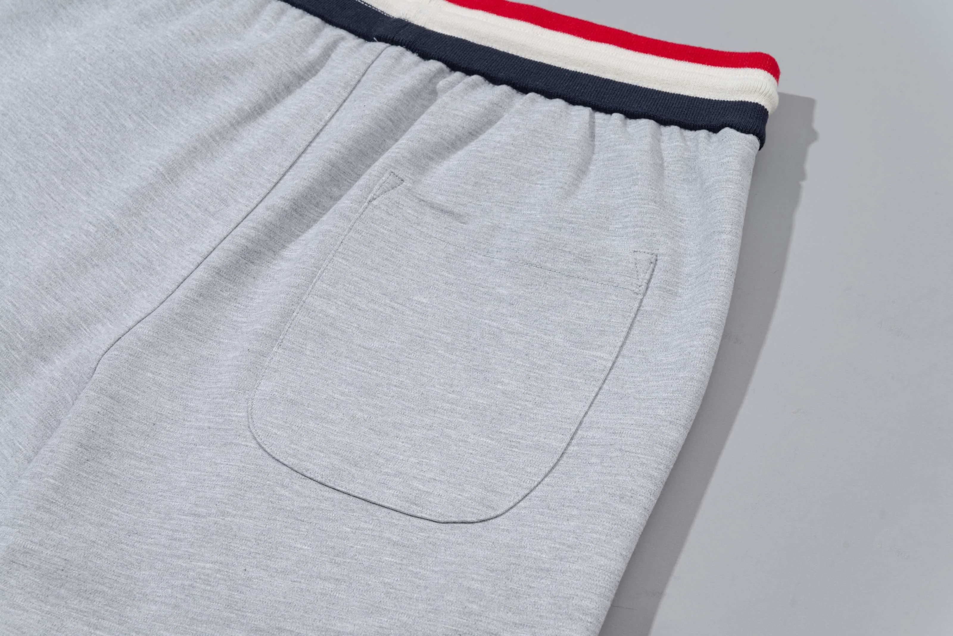 P270 MONCLER/Mask custom fabric suit casual sweatpants, simple arm brand LOGO small badge, threaded trousers technology, official synchronization, high version, high quality, fashionable personality, versatile trend, pure original quality, original fabric, tag, collar label, washed wheat, complete three standards, color: blue, gray. Size: S-2XL