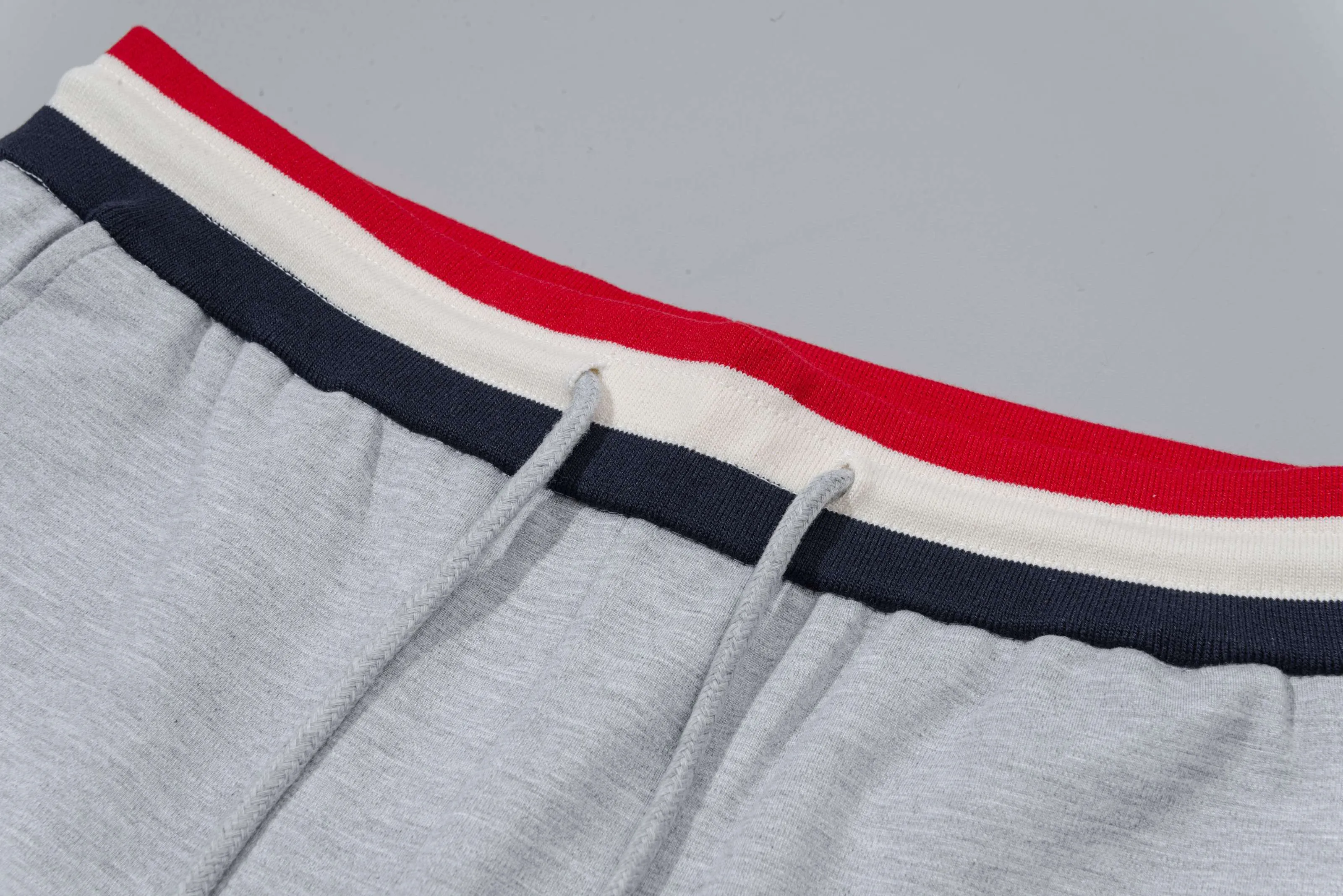 P270 MONCLER/Mask custom fabric suit casual sweatpants, simple arm brand LOGO small badge, threaded trousers technology, official synchronization, high version, high quality, fashionable personality, versatile trend, pure original quality, original fabric, tag, collar label, washed wheat, complete three standards, color: blue, gray. Size: S-2XL