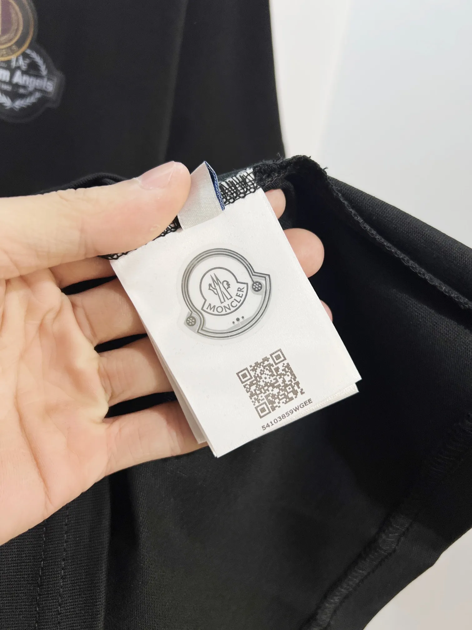 P150 MONCLER/Muzzled 300g pure cotton round neck short-sleeved T-shirt Brand classic Badge letter LOGO embossed process 2025ss official synchronization High version High quality Fashionable personality Versatile trend Pure original quality Original fabric Hang tag Collar label Washed wheat Complete three standards Color: Black. White. Size: S M L XL XXL