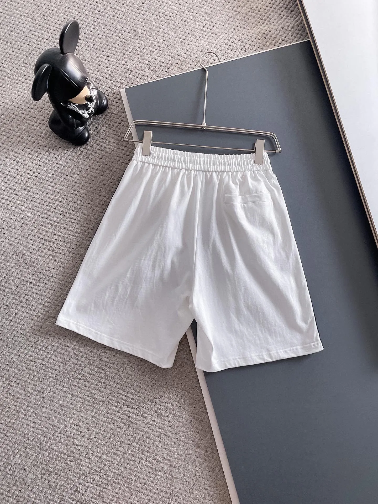 P570 Brand [MONCLER Mouth Covered] 2025 round neck short-sleeved shorts suit. The pure cotton fabric upper body will not be stuffy, the smooth and comfortable skin-friendly effect is more breathable, the fabric has its own texture, classic logo technology, a new interpretation from a unique angle, fashionable and versatile choice! Size: M-3XL (maximum wear: 190 pounds)