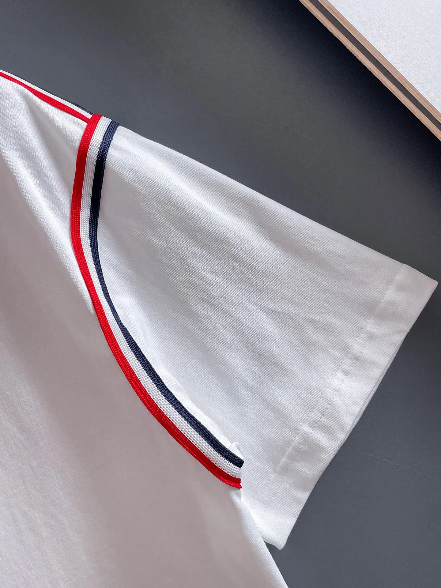 P570 Brand [MONCLER Mouth Covered] 2025 round neck short-sleeved shorts suit. The pure cotton fabric upper body will not be stuffy, the smooth and comfortable skin-friendly effect is more breathable, the fabric has its own texture, classic logo technology, a new interpretation from a unique angle, fashionable and versatile choice! Size: M-3XL (maximum wear: 190 pounds)