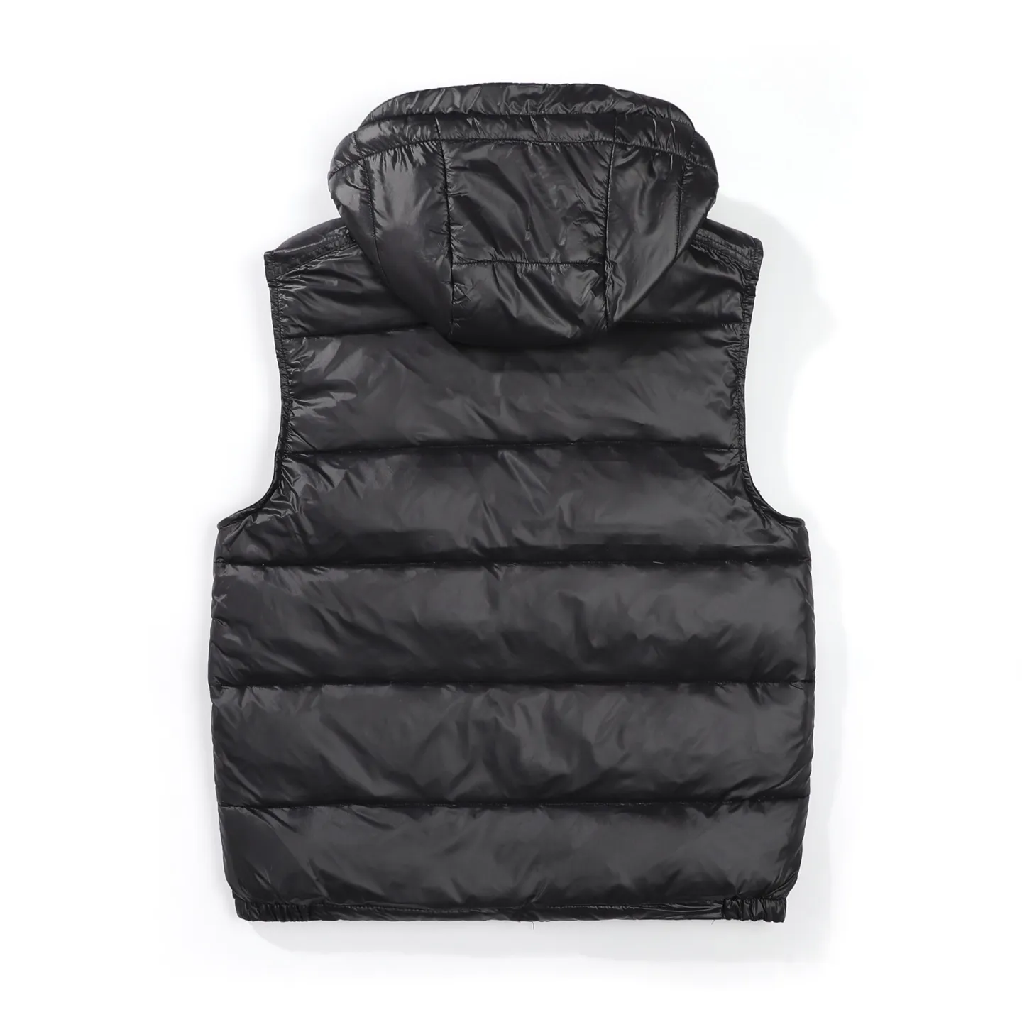 P390 [MONCLER Mouth Covered Couple’s High Version Classic Hooded Down Vest] A super popular item, made in a unique street punk style, a high-profile down vest for couples🔥 The hottest style at the moment🔥 Made of M's signature matte technical waterproof fabric, the fabric feels smooth and very textured, and is equipped with classic rectangular quilting to ensure the even distribution of down inside, bringing the ultimate warm and comfortable wearing experience, and it is also very fashionable and stylish! It is filled with imported European standard 90% velvet, which can effectively lock in and collect heat. You can feel its plump state by looking at the actual pictures. It is quite light on the upper body and does not feel bloated at all! The quality is definitely at the same level as the same counter. Friends who have ultra-high standards and pursuit of quality are recommended to buy it now👇 Color: Black Size: 1 2 3 4