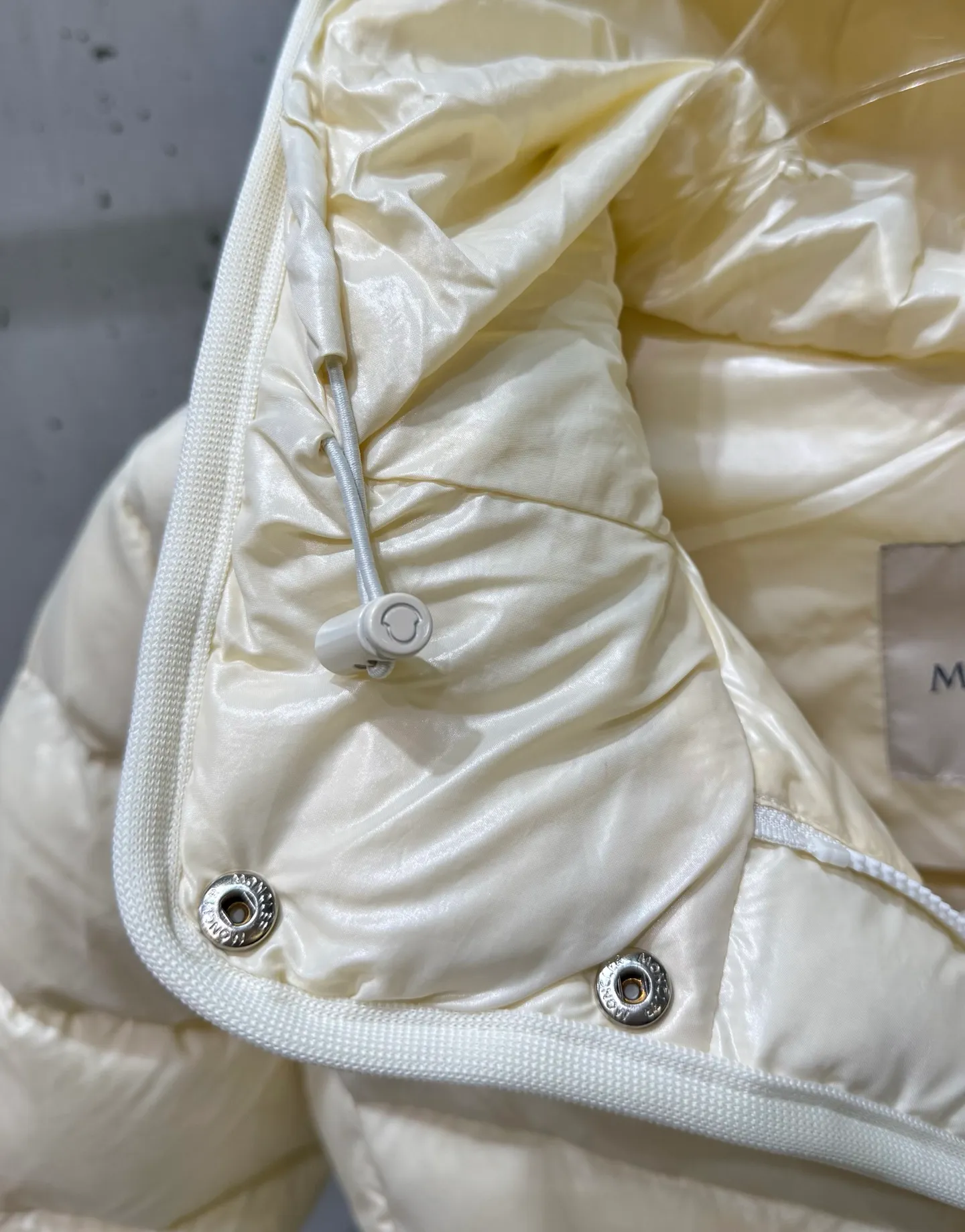 P920 Women's Moncler FW24 Barante short waist silhouette zipper long-sleeved down jacket Color: light pink off-white black Size: 0 1 2 3