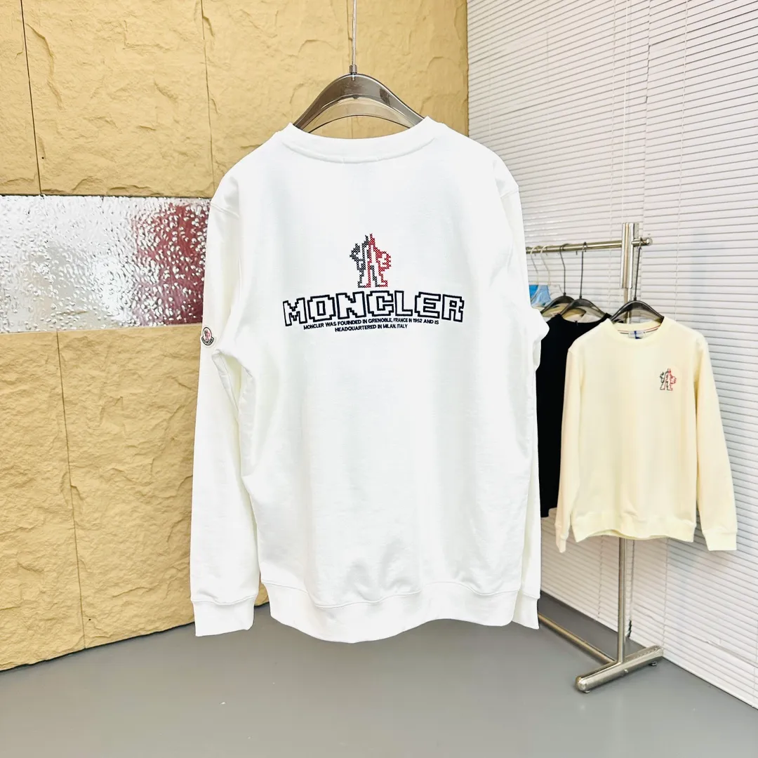 P280 Brand: Mengkou🤳𝐌𝐎𝐍𝐂𝐋𝐄𝐑 Fabric: ☑️Made of 440g double-strand pure cotton terry👕 Fabric: ☑️Thread with 1*1 double yarn thread. 🔜Comes with dyeing in the same tank. Craftsmanship: ☑️The embroidery uses 3D three-dimensional embroidery technology, 🇧🇫The original computer scan and print is restored 1:1. The pattern is clear and the needle count is dense. It is a rare high-end product on the market! 🇲🇩All three standards are complete! Size: ☑️S 〰️M 〰️L 〰️XL 〰️XXL