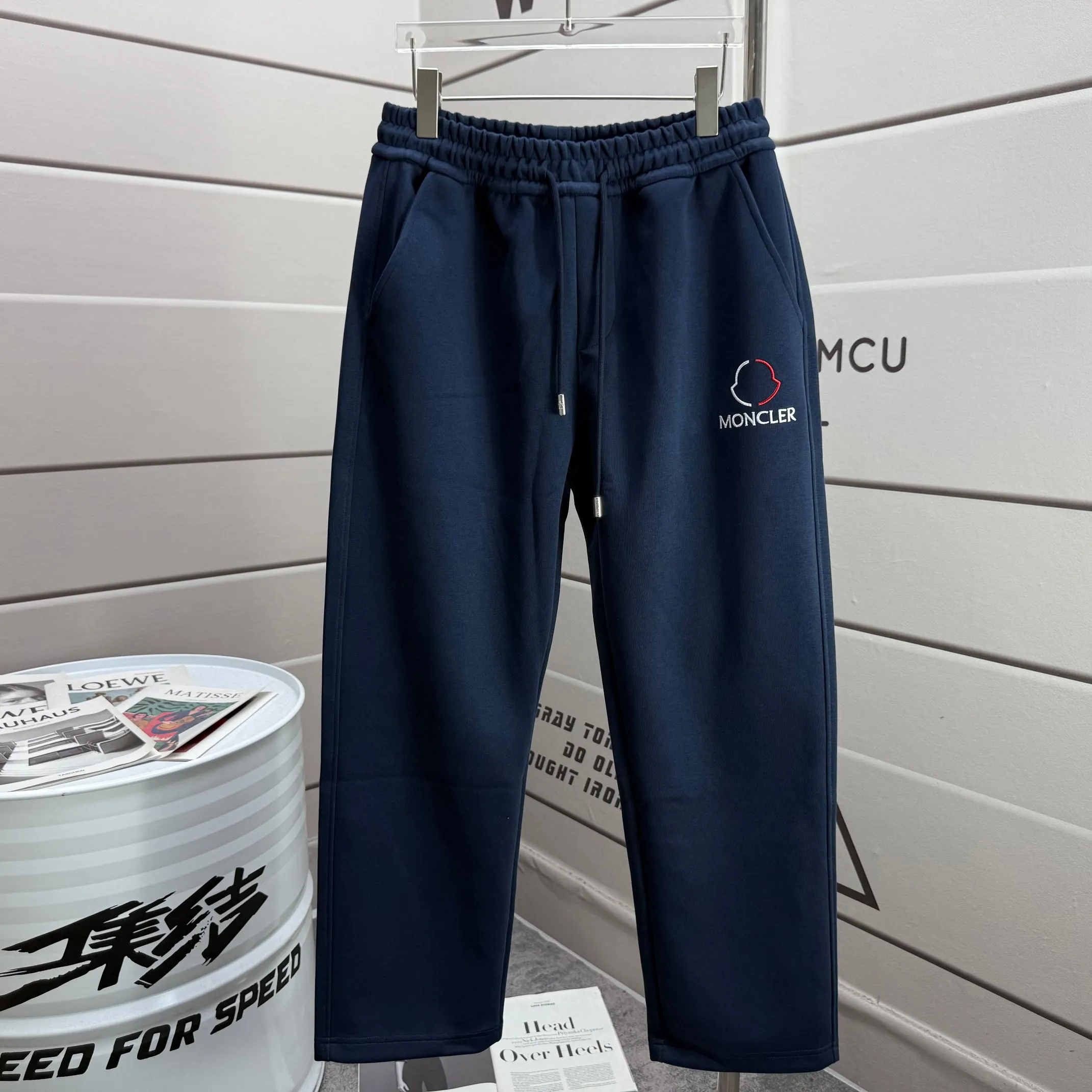 P310 MONCLER* Mouthless 2025 new autumn embroidered classic flat-legged casual sweatpants, same style for men and women. The fabric is made of 380g high-density double-sided Chinese custom fabric. No deformation, no shrinkage, three-dimensional drape. Color: black, navy blue, size: M-XXXL