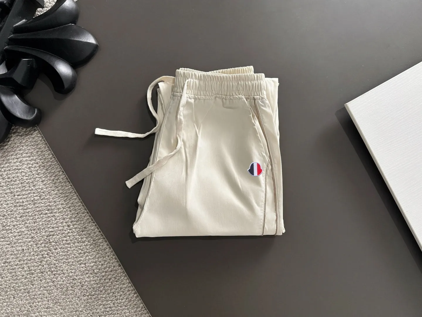 Next day shipping P720 MONCLER/Mongolian high quality 2025 autumn and winter new casual heavy industry suit exclusively developed by yb! High quality production! The top version of the trading company channel order, external orders for imported custom fabrics, high breathability and comfort, impeccable details, absolutely worth buying! This type of suit is also a must-have for lazy people. You don’t have to think about how to match it, you can just get it in one set! Brand element design concept, delicate and soft feel! It presents a casual cut and the upper body shape is great! On sale simultaneously on the official website! From a high-end men's positioning brand, the low-key luxury taste is irresistible! Exquisite workmanship and impeccable quality! The overall style is simple, fashionable and timeless, fully meeting the requirements of stylish and tasteful dressing! Size: M to 5XL (or state your height and weight when placing an order)