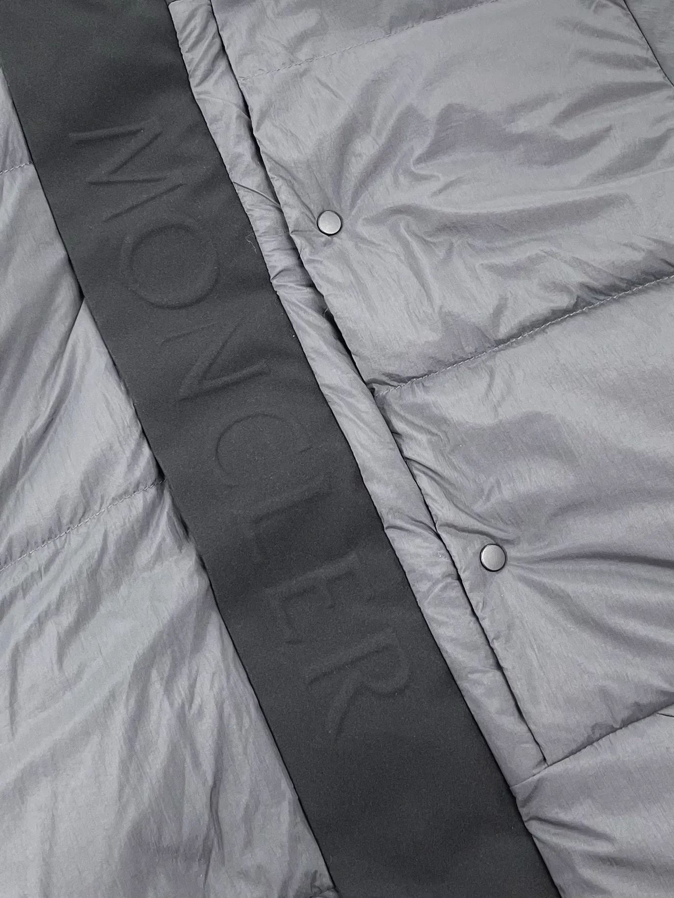 P870 (high version) Moncler-Moncler-25ssMONCLER access control three-dimensional embossed letter down jacket Size:0 1 2 3 4 5