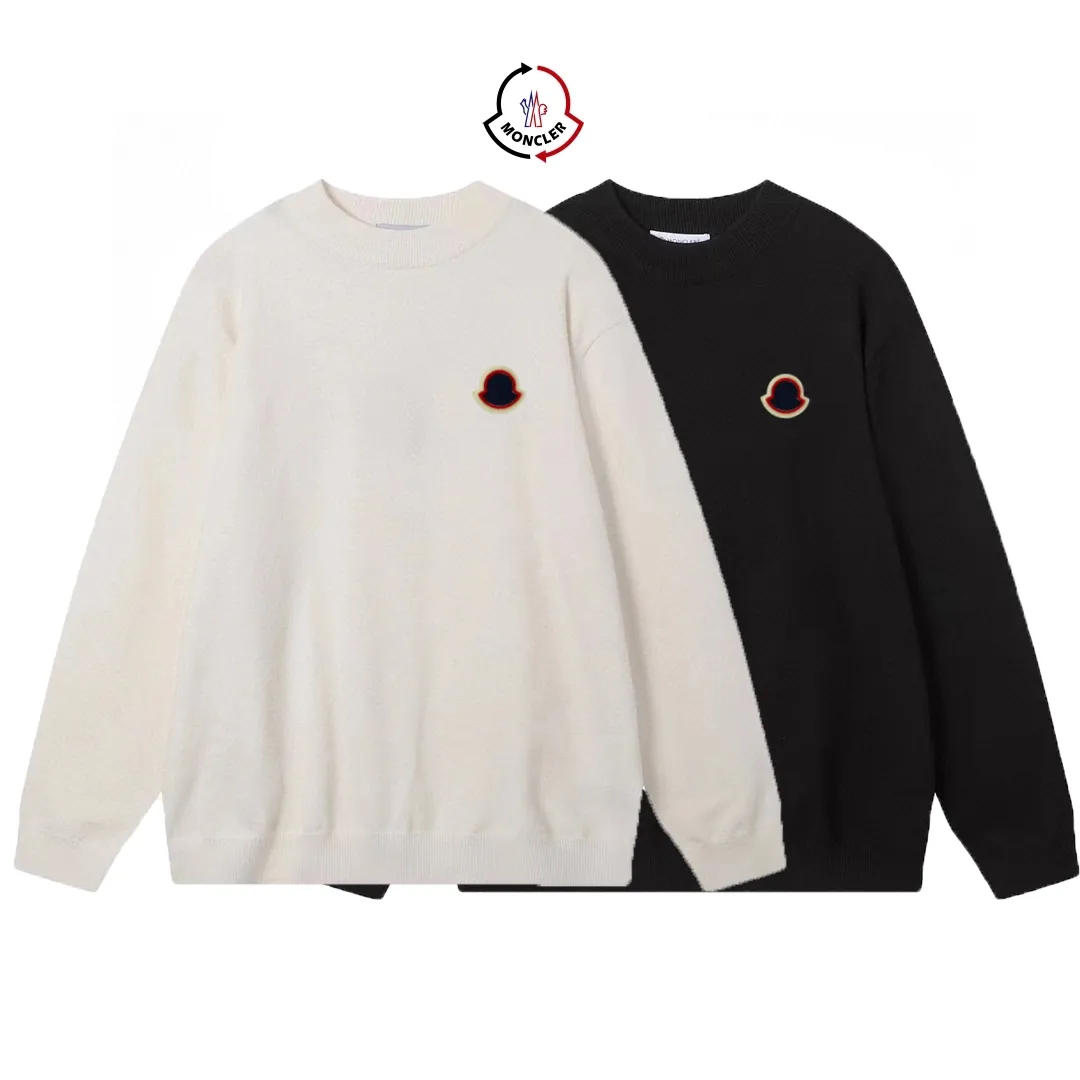 P210 Moncler/Mongolian 3-label complete, half-turtleneck sweater, fine wool blended sweater, high-end customized collection for men and women, part of the brand's high-end main line, patented top-grade yarn blending, using innovation to interpret conventional styles. The configuration of the fabric is subversive. The details are remarkable, and the price-performance ratio is very high. Meri wool yarn is of excellent quality. It feels super soft, delicate, soft, non-pilling and does not deform. The upper body is extremely skin-friendly and comfortable. Can be worn on its own with a jacket or on its own. Size: M L XL 2XL 3XL