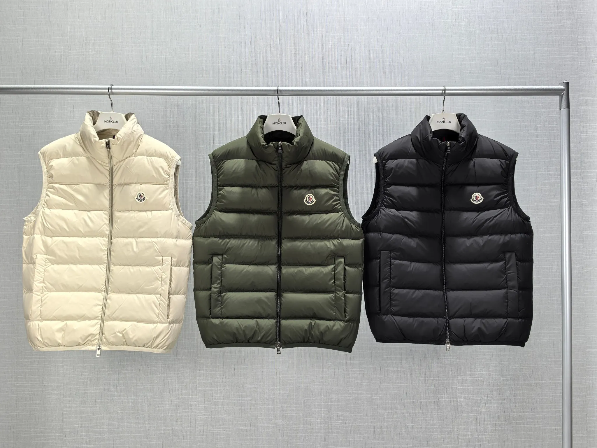 P520 MONCLER/Mask 24 new model stand collar zipper vest down jacket vest jacket same style for men and women