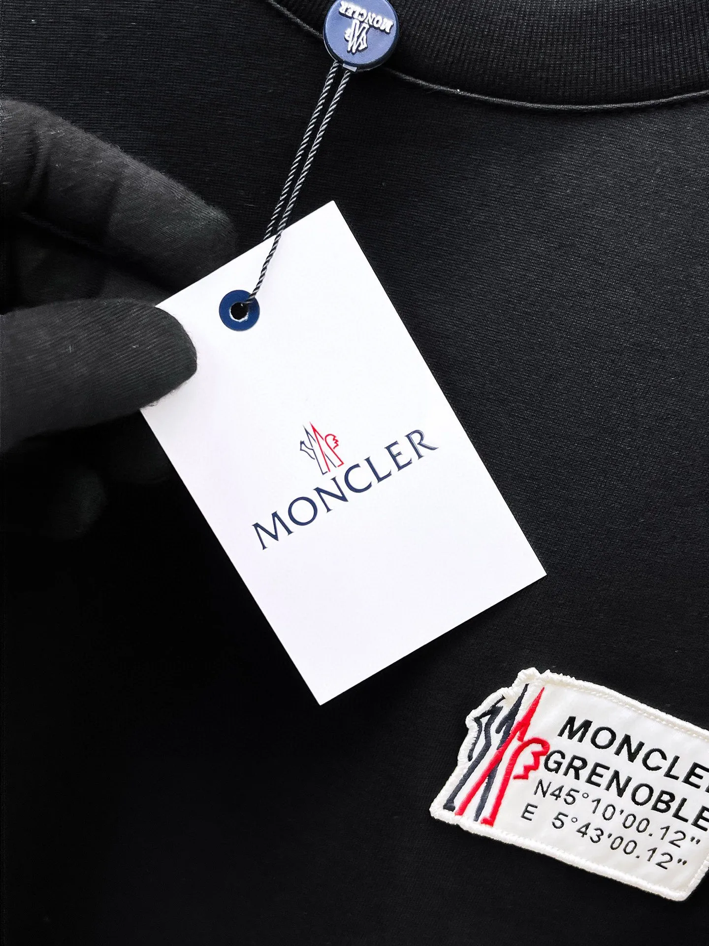P560 Brand [MONCLER Mouth Covered] 2025 round neck short-sleeved shorts suit. The pure cotton fabric upper body will not be stuffy, the smooth and comfortable skin-friendly effect is more breathable, the fabric has its own texture, classic logo technology, a new interpretation from a unique angle, the first choice for fashion and versatility! Size: M-3XL (maximum wear: 190 pounds)