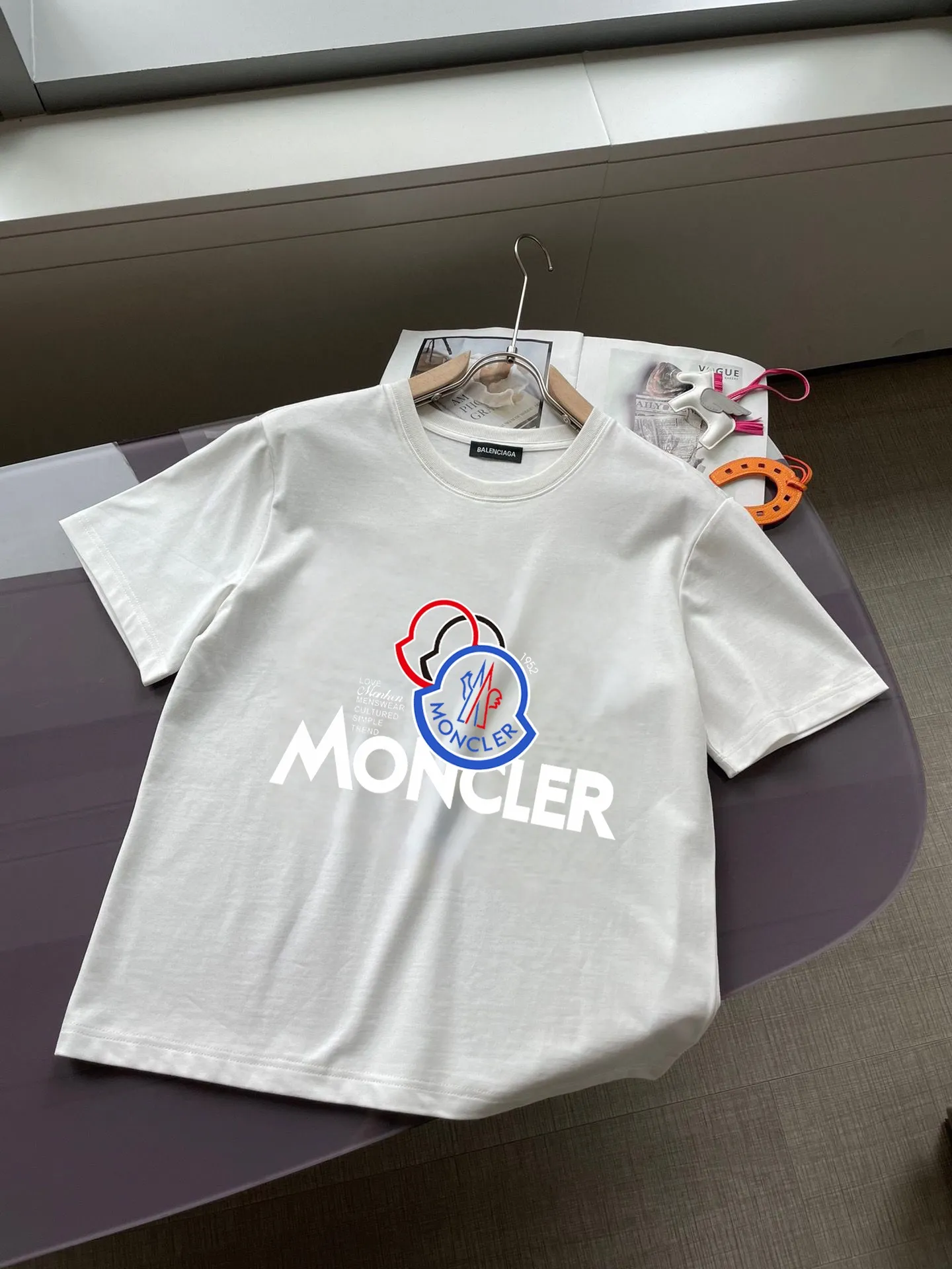 P280 Brand [MONCLER] 2025 new men’s short-sleeved shorts suit! Synchronous sales on the official website! High-end version on the market! It feels delicate and soft! Make you more comfortable to wear! The draped silhouette is awesome! Size: M-5XL (please state your height and weight when placing an order)