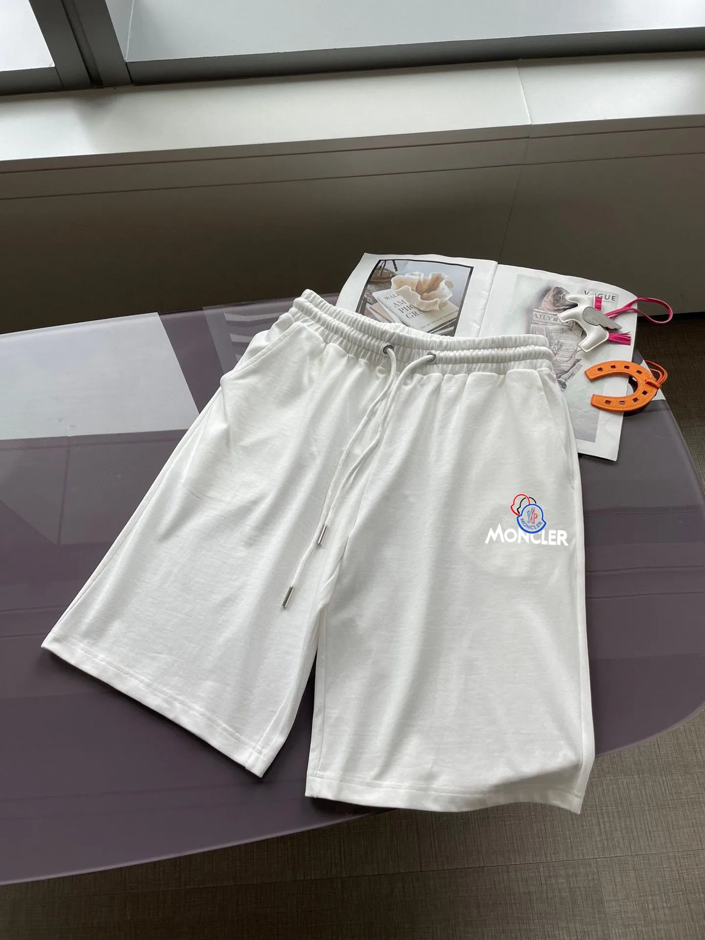 P280 Brand [MONCLER] 2025 new men’s short-sleeved shorts suit! Synchronous sales on the official website! High-end version on the market! It feels delicate and soft! Make you more comfortable to wear! The draped silhouette is awesome! Size: M-5XL (please state your height and weight when placing an order)