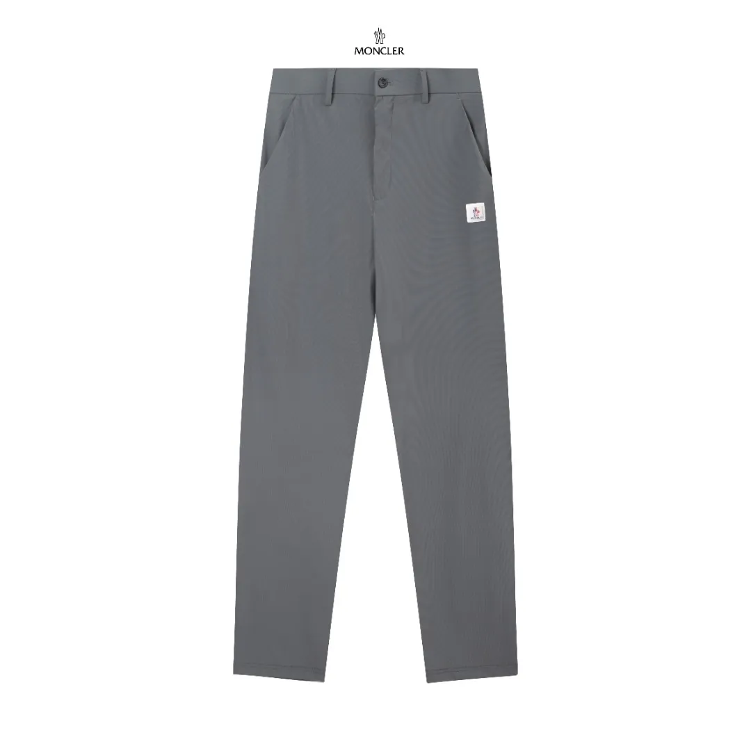 P250 Moncler spring and summer new model, two-color high-quality thin business casual fashionable ice silk trousers. Smooth, comfortable, anti-wrinkle and traceless good trousers. 🗯Soft texture, slightly elastic to the touch, cool ice silk trousers. Waist elastic band, fashionable version design. 🗯 Neat and neat line routing, suitable for both business and leisure! It can be easily controlled by all body types. Two classic colors are available. 🗯New summer product. Versatile and easy to match. The upper body is very simple, handsome and stylish. Both men and women can easily control it. Color: Black Gray Size: M-XXXL