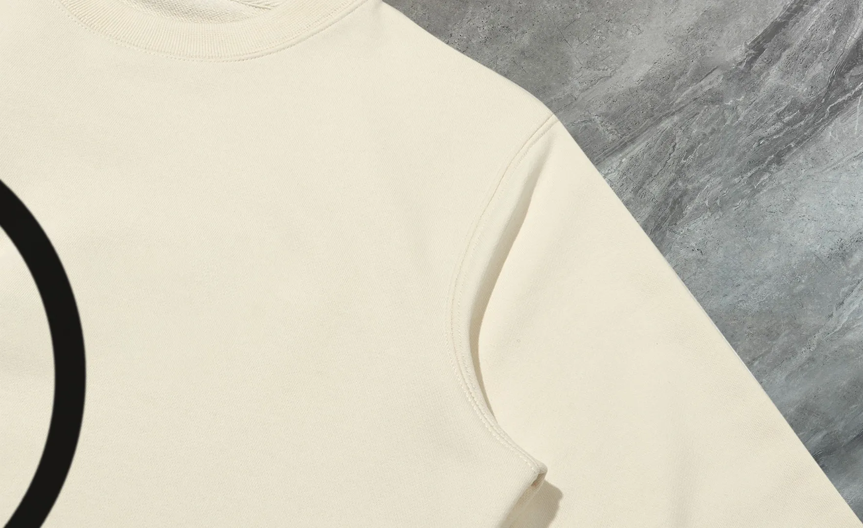 P210 High-version sweatshirt) [Long-term stock] 〖𝐌𝐎𝐍𝐂𝐋𝐄𝐑~Mask〗 Made of 440g heavy-weight fabric. It is different from the market currency. It can be matched with any variety and is properly handsome. 😎The whole dress is made of double waistcoats. The double waistcoats make the whole dress more three-dimensional. Not ordinary factories can do such fine work. 2025 Spring runway version of the T stage, on sale at the counter, round neck terry sweatshirt, high-end double-strand pure cotton, custom-made stretch ribs, dyed in the same vat, complete with three standards, matched with exquisite embroidered LOGO on the chest, simple and advanced, same style for men and women. Color: black, apricot, white, size: S M L XL 2XL