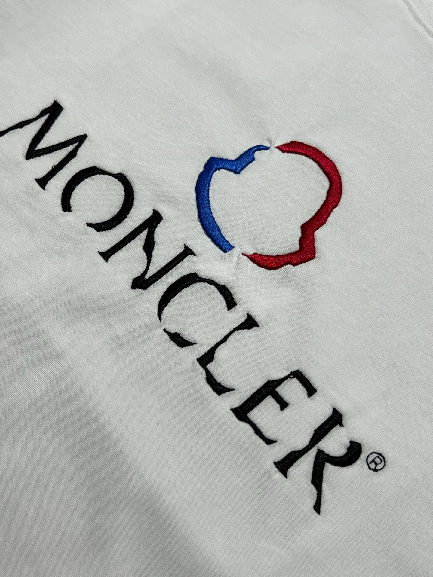 P160 MONCLER short-sleeved T-shirt Color: black white Craftsmanship: defective letter embroidery Size xs-L a Fabric: 280g