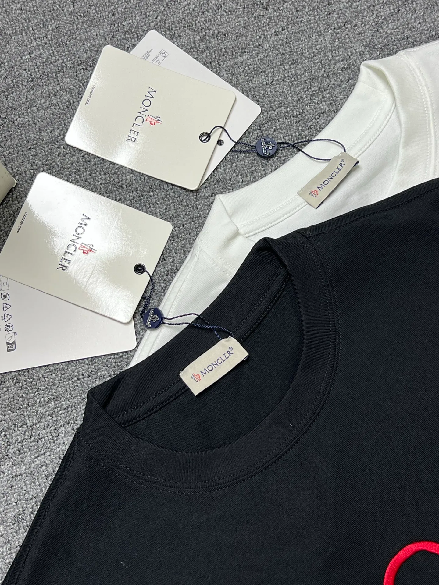 P160 MONCLER short-sleeved T-shirt Color: black white Craftsmanship: defective letter embroidery Size xs-L a Fabric: 280g