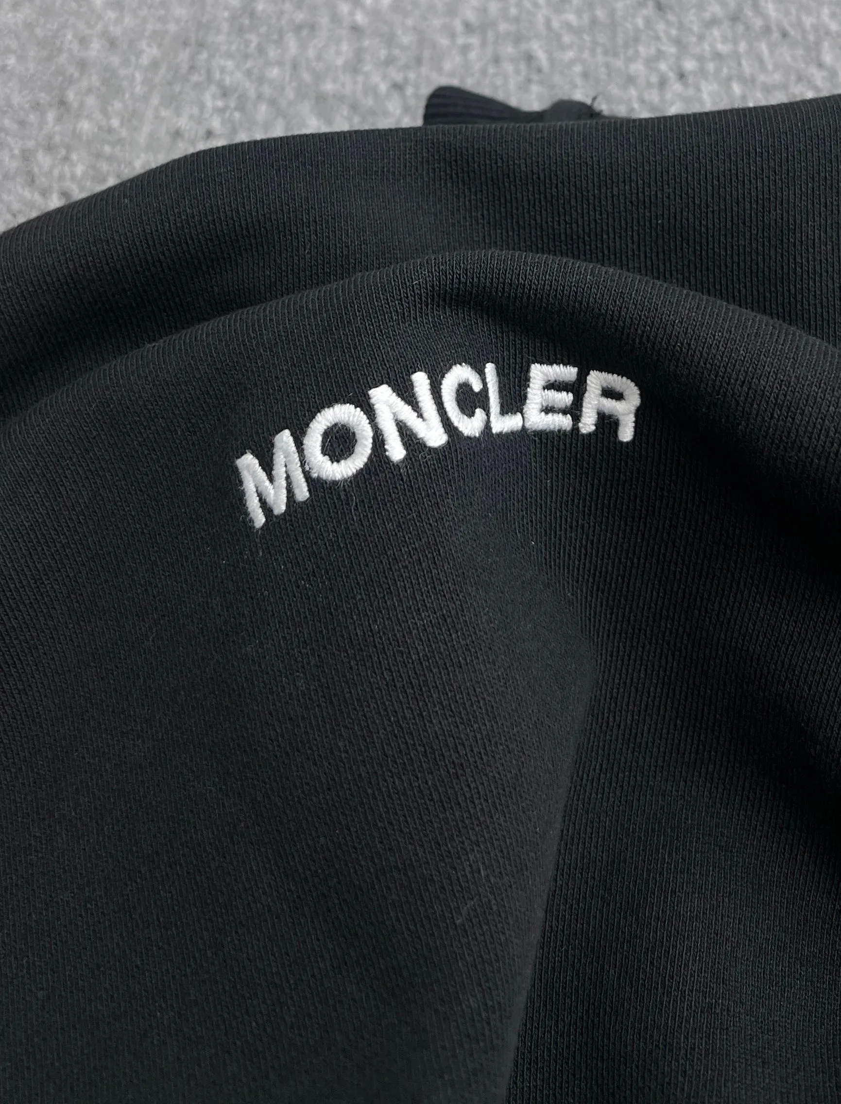 P390 Moncler masked letter embroidery printed round neck sweatshirt S/M/L/XL