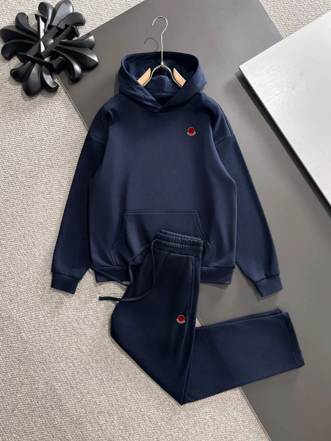 Next day shipping P720 MONCLER/Mongolian high quality 2025 autumn and winter new casual heavy industry hooded suit exclusively developed by yb! High quality production! The top version of the trading company channel order, external orders for imported custom fabrics, high breathability and comfort, impeccable details, absolutely worth buying! This type of suit is also a must-have for lazy people. You don’t have to think about how to match it, you can just get it in one set! Brand element design concept, delicate and soft feel! It presents a casual cut and the upper body shape is great! On sale simultaneously on the official website! From a high-end men's positioning brand, the low-key luxury taste is irresistible! Exquisite workmanship and impeccable quality! The overall style is simple, fashionable and timeless, fully meeting the requirements of stylish and tasteful dressing! Sizes: S to XXL (or state your height and weight when placing an order)
