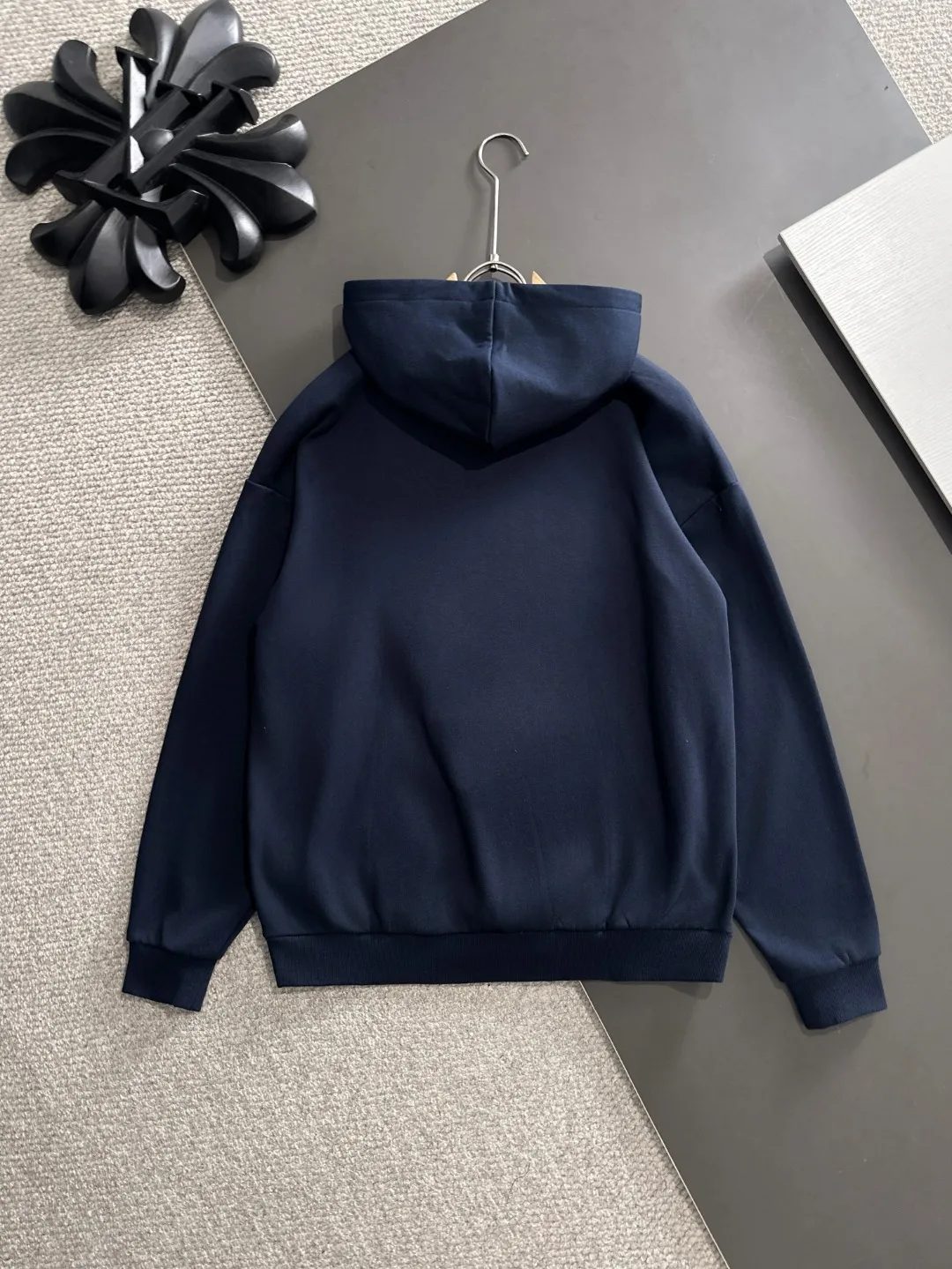 Next day shipping P720 MONCLER/Mongolian high quality 2025 autumn and winter new casual heavy industry hooded suit exclusively developed by yb! High quality production! The top version of the trading company channel order, external orders for imported custom fabrics, high breathability and comfort, impeccable details, absolutely worth buying! This type of suit is also a must-have for lazy people. You don’t have to think about how to match it, you can just get it in one set! Brand element design concept, delicate and soft feel! It presents a casual cut and the upper body shape is great! On sale simultaneously on the official website! From a high-end men's positioning brand, the low-key luxury taste is irresistible! Exquisite workmanship and impeccable quality! The overall style is simple, fashionable and timeless, fully meeting the requirements of stylish and tasteful dressing! Sizes: S to XXL (or state your height and weight when placing an order)