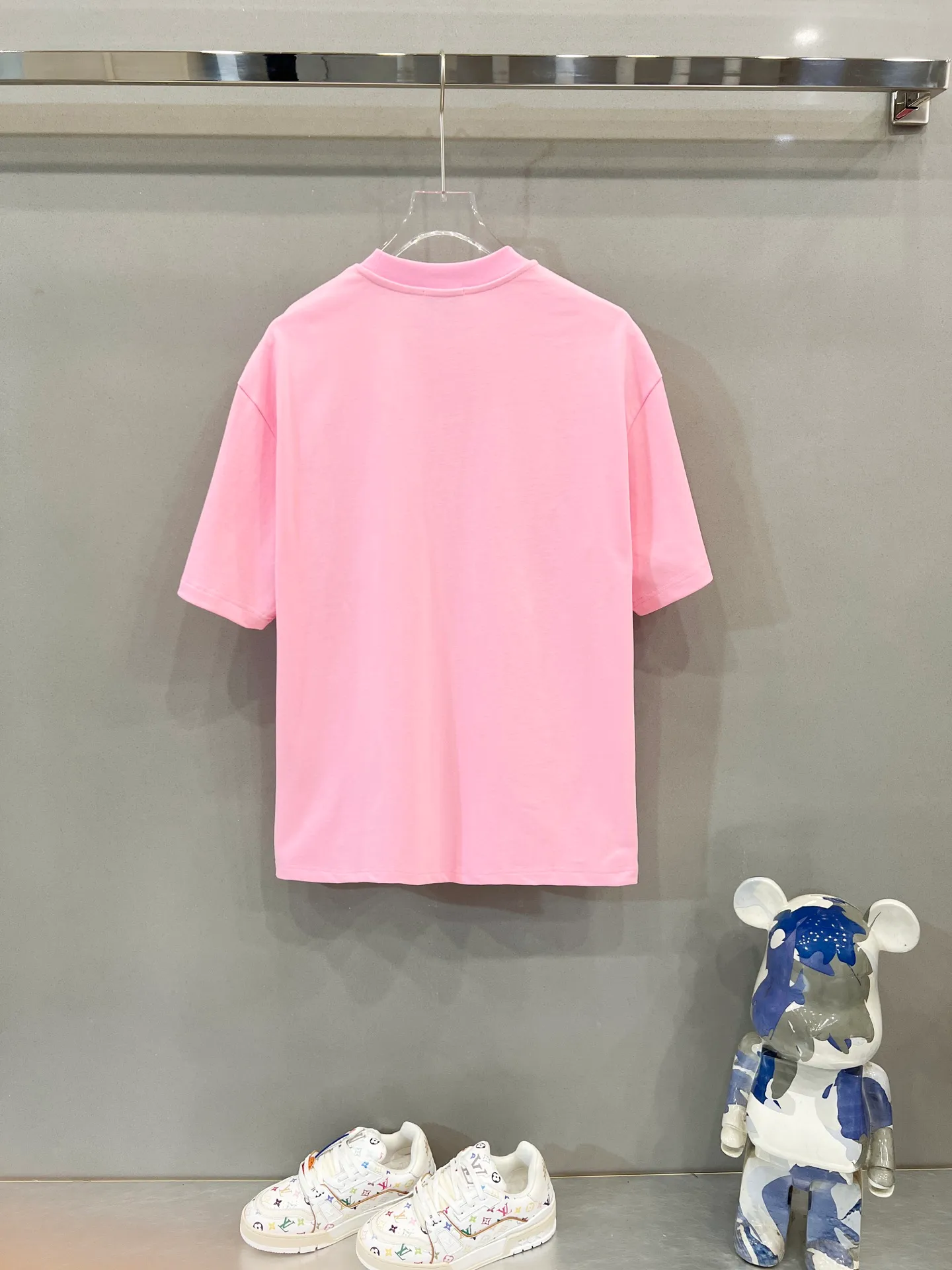 P170 MONCLER/muzzle 320g round neck short-sleeved T-shirt, brand letter micro-label embroidery🪡LOGO arm patch craft, official synchronization, 1:1 original mold opening, fashion personality, versatile trend, pure original quality, original washed fabric, tag, collar label, washed wheat, three complete standards, color: black, white, pink. Size: S-XL