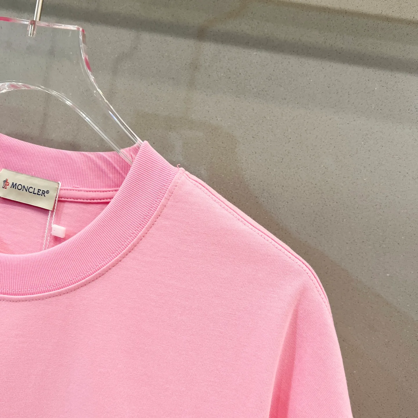 P170 MONCLER/muzzle 320g round neck short-sleeved T-shirt, brand letter micro-label embroidery🪡LOGO arm patch craft, official synchronization, 1:1 original mold opening, fashion personality, versatile trend, pure original quality, original washed fabric, tag, collar label, washed wheat, three complete standards, color: black, white, pink. Size: S-XL