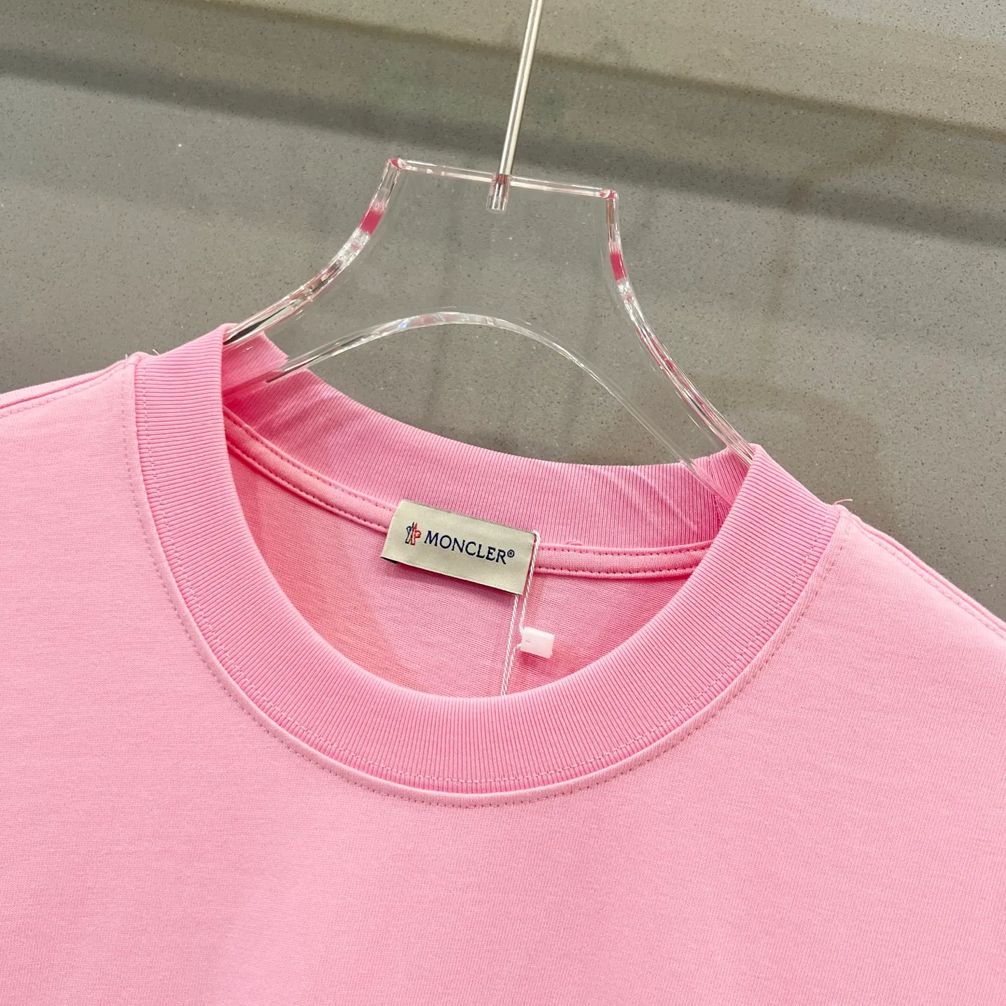 P170 MONCLER/muzzle 320g round neck short-sleeved T-shirt, brand letter micro-label embroidery🪡LOGO arm patch craft, official synchronization, 1:1 original mold opening, fashion personality, versatile trend, pure original quality, original washed fabric, tag, collar label, washed wheat, three complete standards, color: black, white, pink. Size: S-XL