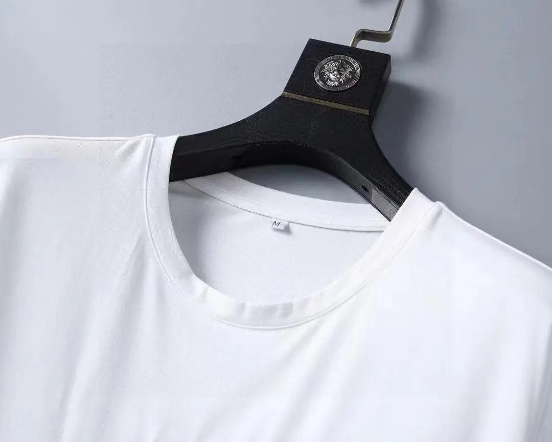 P280 Brand [MONCLER] 2025 new men’s short-sleeved shorts suit! Synchronous sales on the official website! High-end version on the market! It feels delicate and soft! Make you more comfortable to wear! The draped silhouette is awesome! Size: M-5XL (please state your height and weight when placing an order)