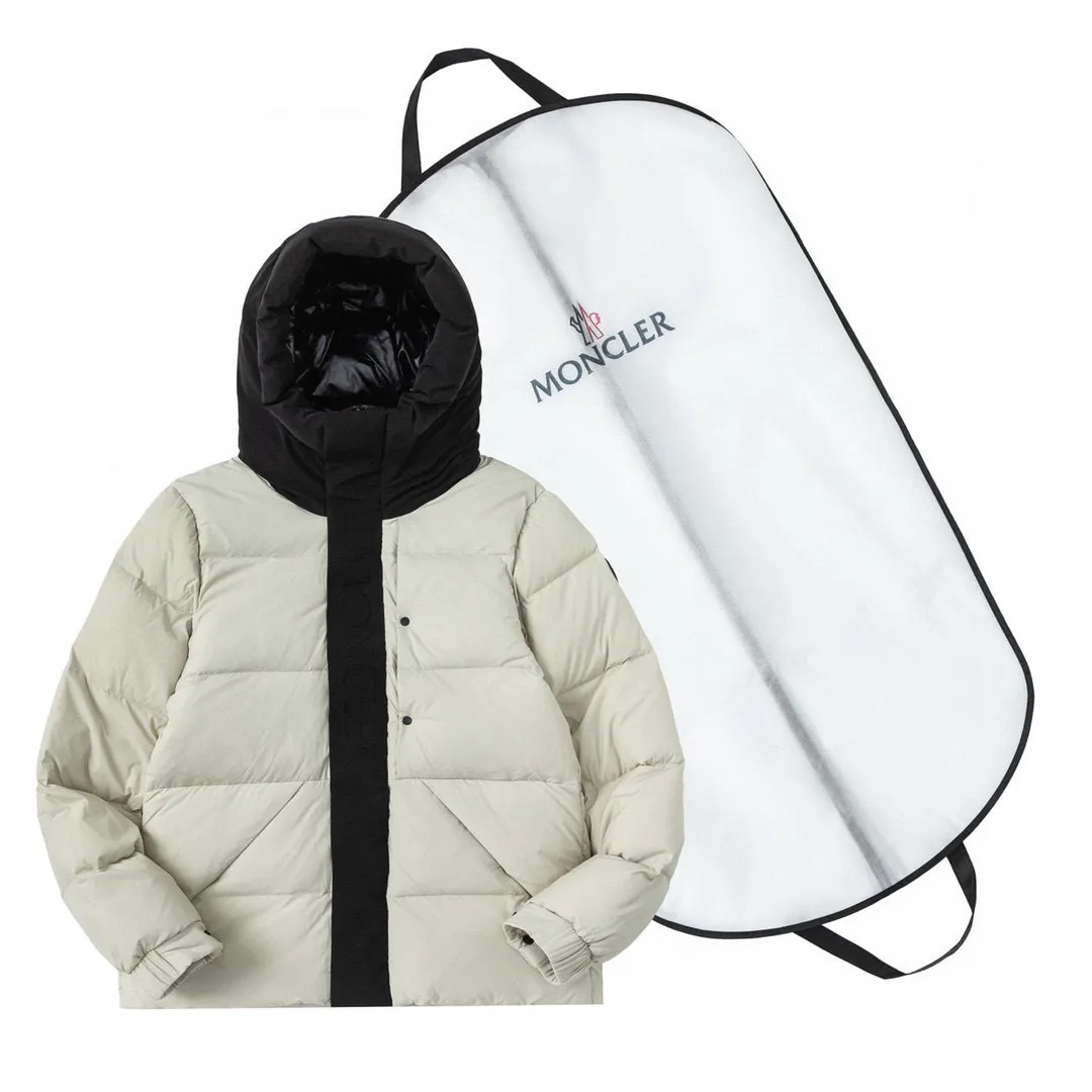 P820 ​​with dust bag) Moncler/Mask 22Fw Black Samurai access control three-dimensional embossed letter down jacket, new fall and winter madeira. Black Samurai scarf hooded mid-length down jacket, hard to find on the official website, 95% goose down filling Madeira down jacket is a common item in the functional wardrobe, made of Longuesaison nylon, providing excellent warmth and light comfort. Presented in calming neutral tones, the loose silhouette pays homage to clean design. Made of matte Longue Saison nylon Painted nylon lining Filled with down Hood and front placket made of 2.5 layers of fabric Logo embossed Hidden button and zipper closure Exterior pockets with hidden snap closure Chest pocket with zipper closure Adjustable hood and flat elastic drawstring Matte black branding Color: Black Gray Off-White Size: 1 2 3 4 5
