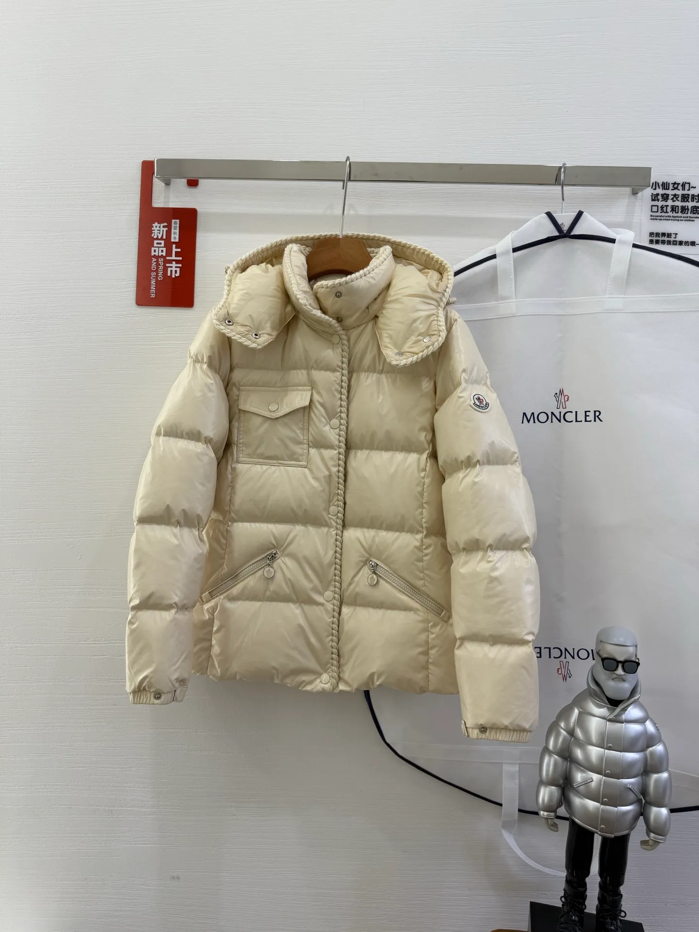 P940 Moncler/Moncler 25 new oil wax leather waisted GLAREIN hooded long-sleeved down jacket for women. Oil wax leather coated new fabric, slim design style, warm and slimming, 90% goose down filling, molded custom hardware. Color: red, white, blue, black Code number: 1-2-3-4