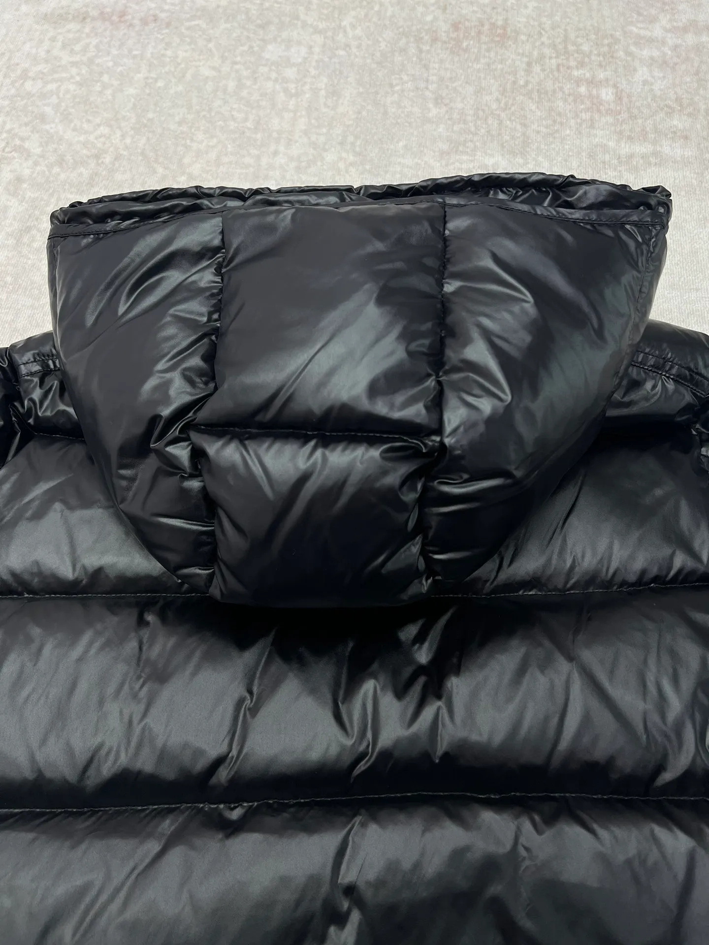 P870 25ss new Maya series Moncler Maya Hooded Short Down Jacket solid color detachable hood zipper short long-sleeved down jacket high version code number: 1.2.3.4.5.