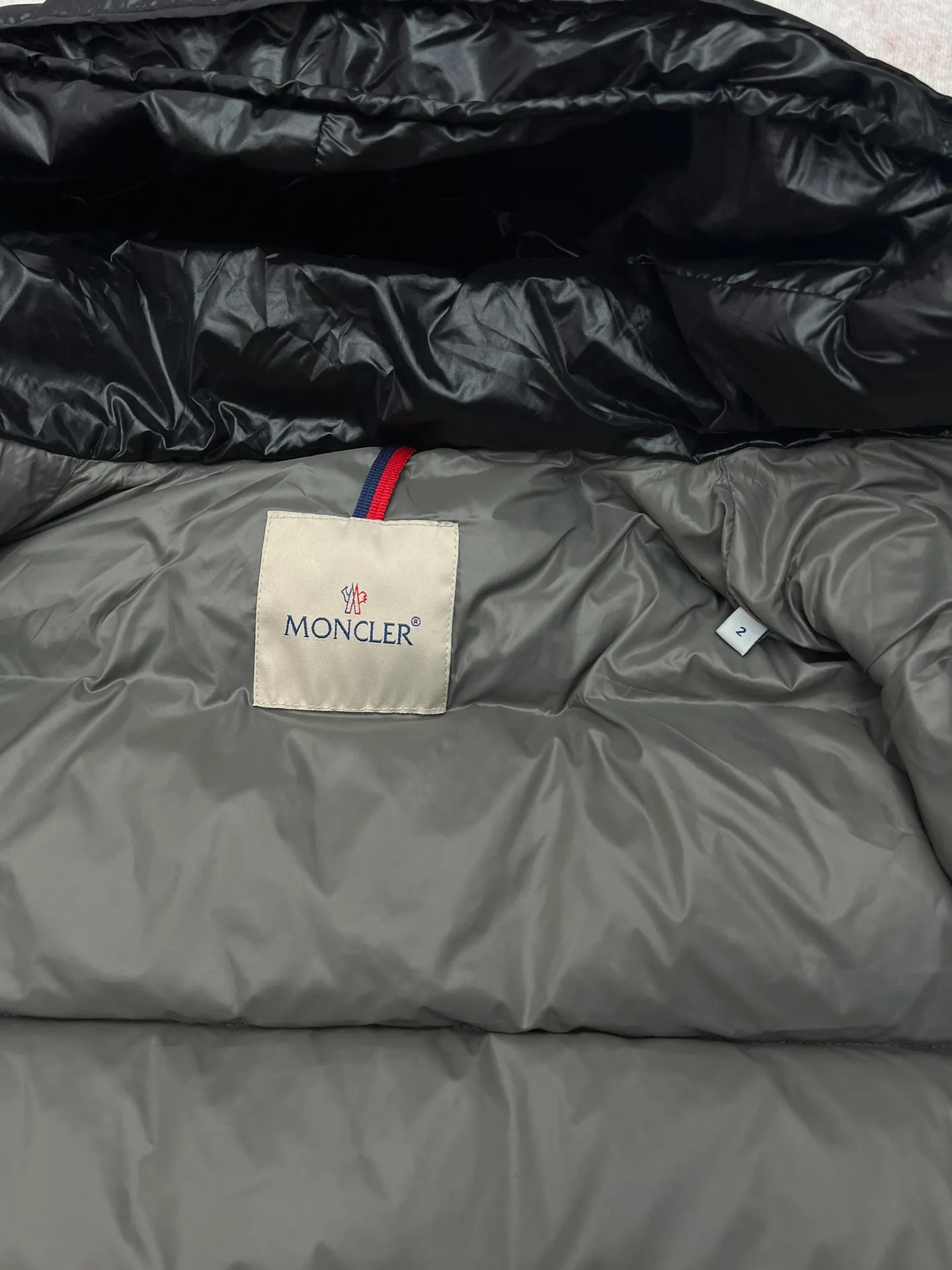 P870 25ss new Maya series Moncler Maya Hooded Short Down Jacket solid color detachable hood zipper short long-sleeved down jacket high version code number: 1.2.3.4.5.