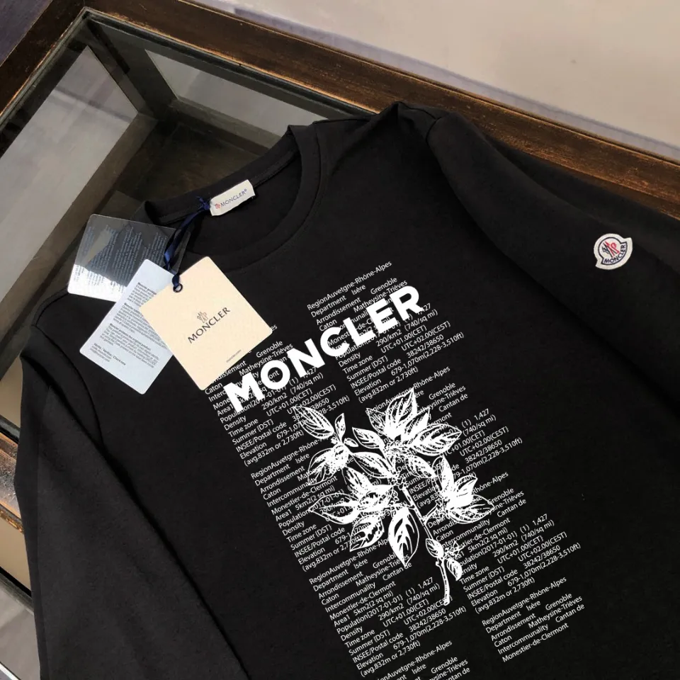 P180, a non-off-the-shelf model, you can trust it. Moncler printed long-sleeved T-shirt, 240g breathable cotton fabric, very soft and comfortable texture, does not shrink, does not deform, does not ball), can be worn alone as a base layer. Original customized accessories, collar label, care mark, hangtag, packaging (perfect details) Color: White Black Size: XS S M L