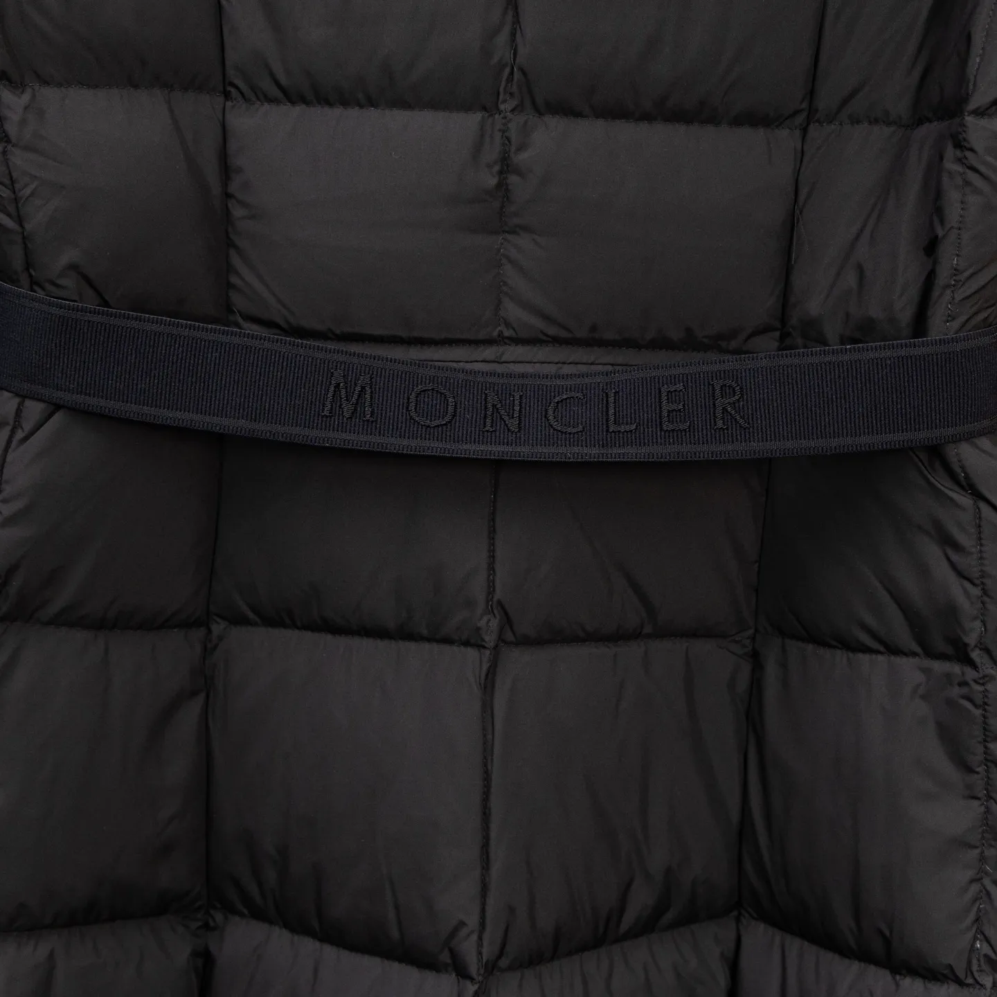 P1020 top version 🆕 (Little Red Book’s popular model The Runaway Princess) MONCLER/Mongolian 24ss Disney Runaway Princess Series Long Corset Winter New Product Long Style Women’s Runaway Princess must-have hot style. Women’s long down interprets classic items in new proportions, showing impeccable fashion style. Product Details The long down is made of polyester fabric and has a slim, wide silhouette. It has a nipped-in waist and a lightweight lining. The three-dimensional hood adds a finishing touch to the style. Size: 0/1/2/3