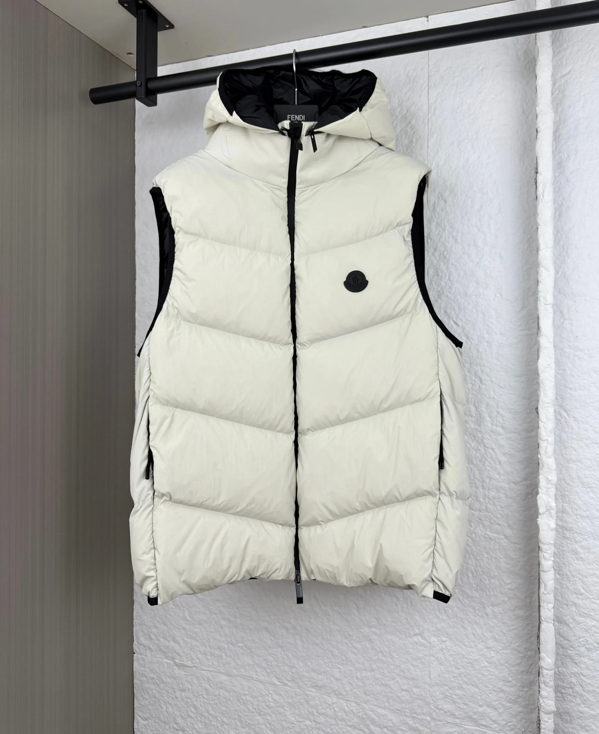 P700 Moncler masked Guersac series twill quilted hooded down vest 1/2/3/4