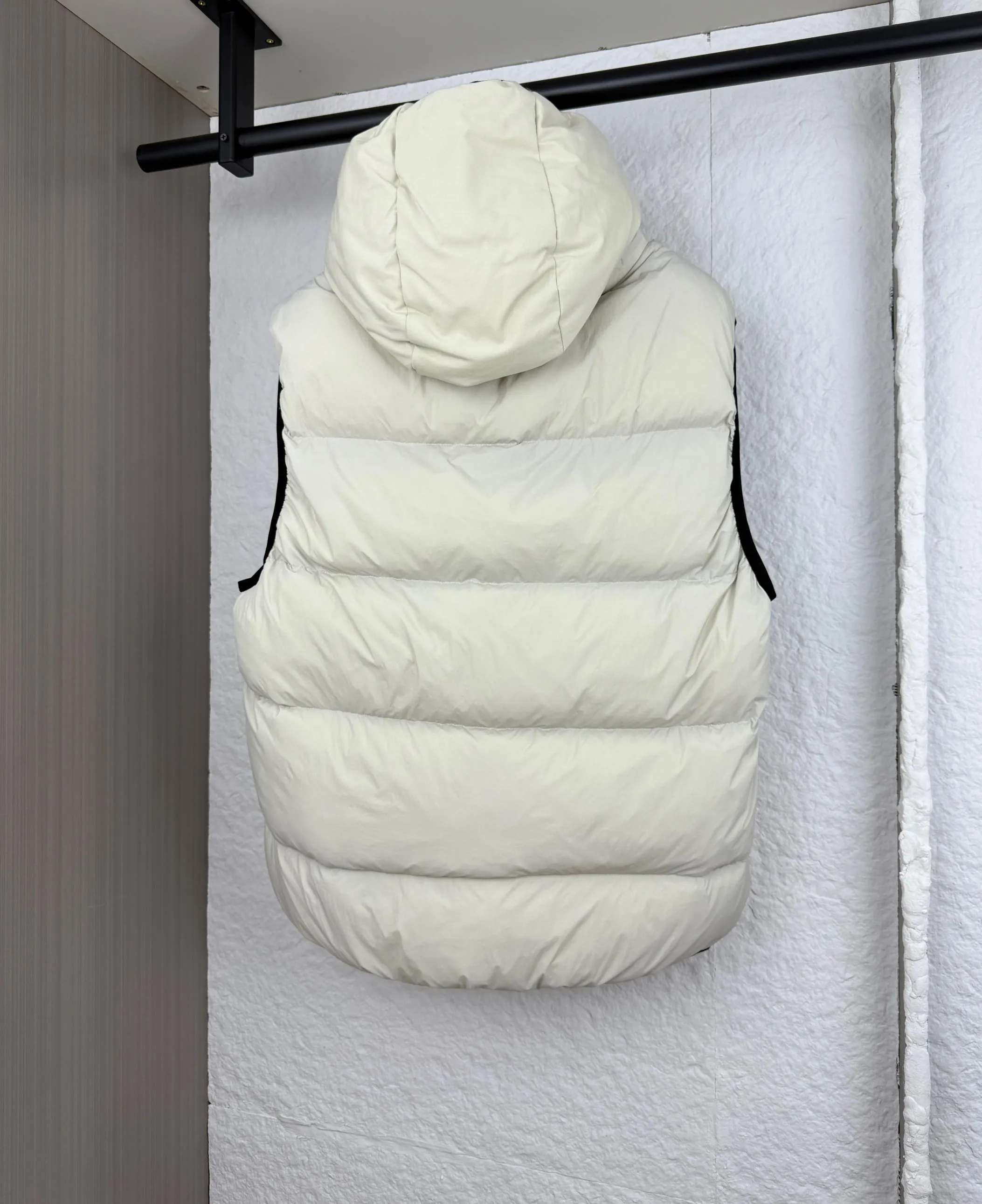 P700 Moncler masked Guersac series twill quilted hooded down vest 1/2/3/4