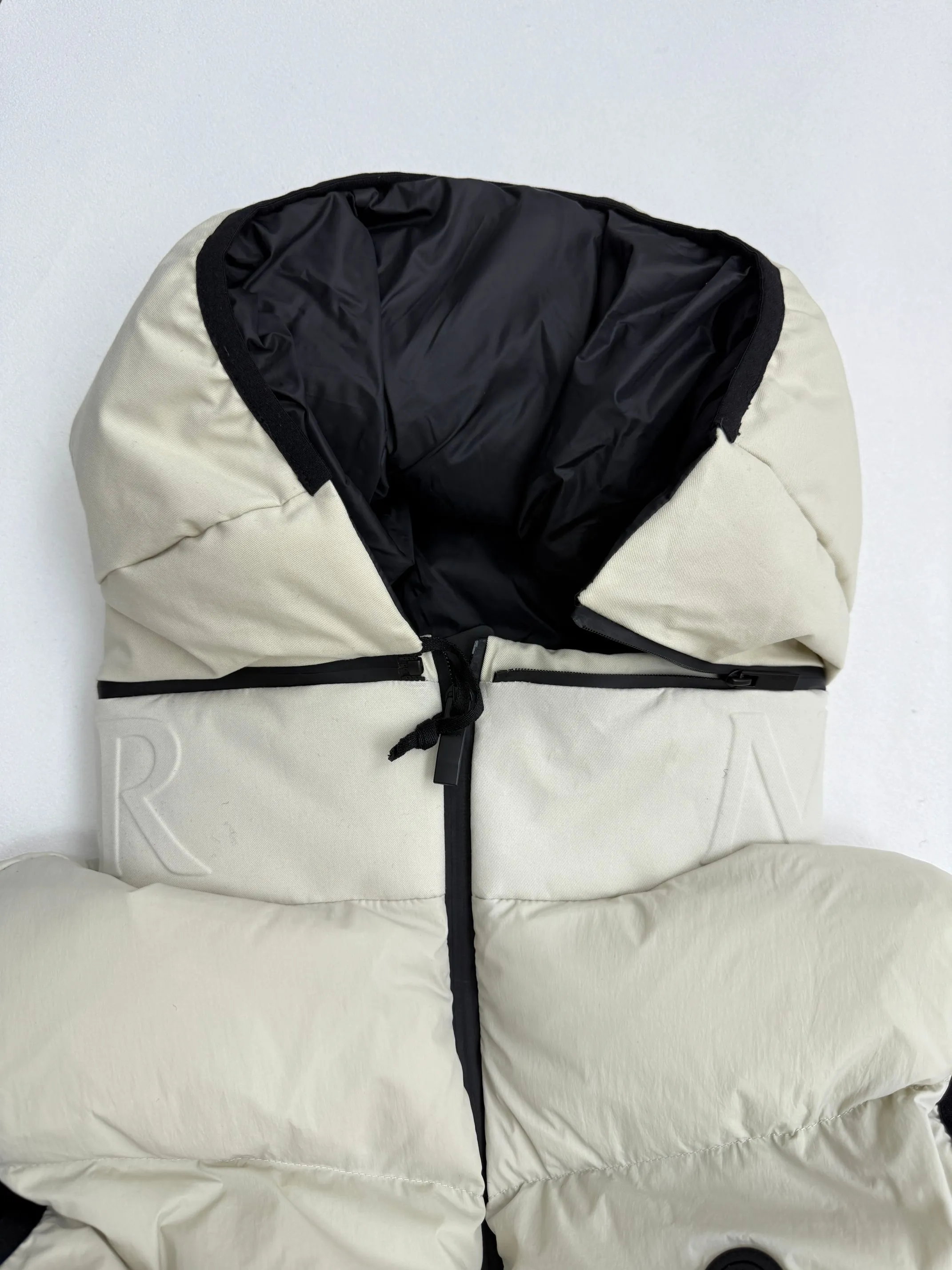 P700 Moncler masked Guersac series twill quilted hooded down vest 1/2/3/4