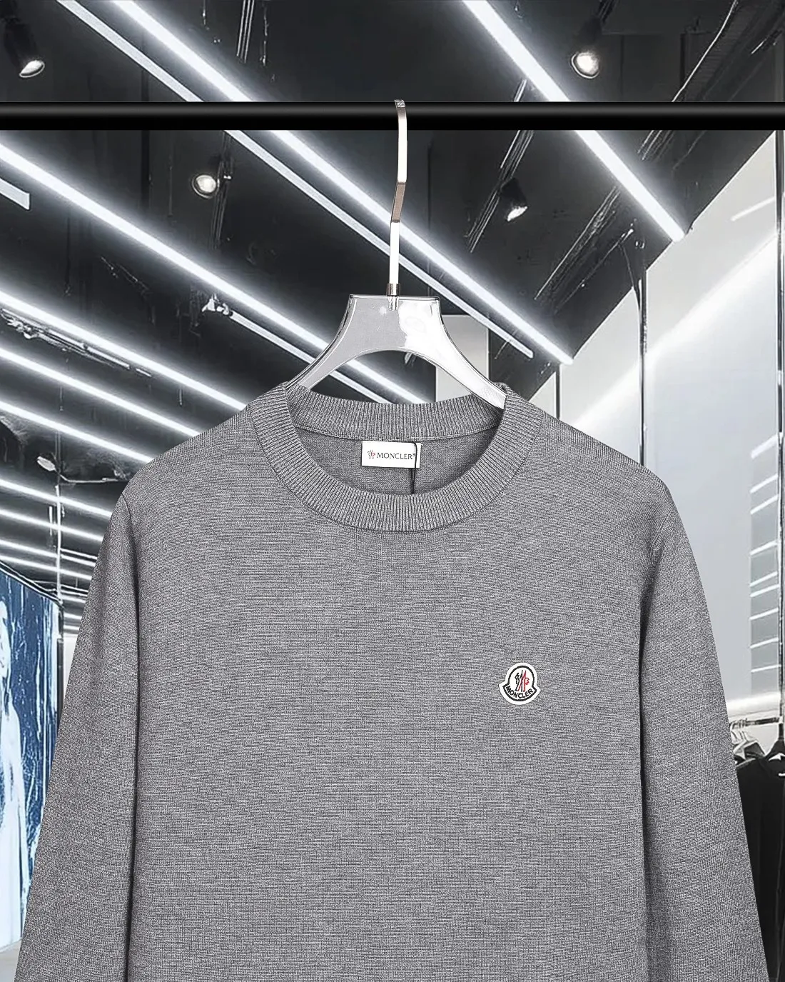 P230 MONCLER/Muzzled 2025Fw Classic chest badge logo letter logo Simple casual pullover sweater Imported wool blended fabric Upgraded, inspired by the 1980s retro Original fabric Official same style Round neck Long sleeve Suit Customized mesh sweater knitted fabric Very comfortable feel The latest brick cabinet synchronization in spring and summer Fashionable and individual Super versatile and good-looking style Very suitable for both men and women A must-have style Tag Collar tag Washed wheat Complete with three standards Color: Black. White. Gray. Size: M-3XL
